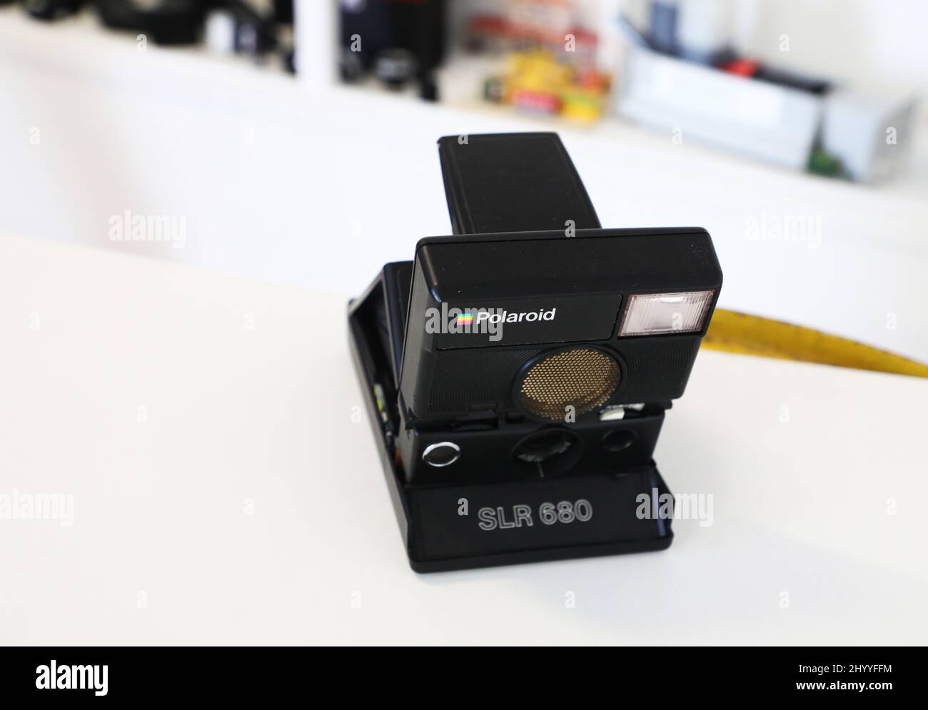 Polaroid SLR 680 in einem Kameramuseum, Vadstena, Schweden. Stockfoto