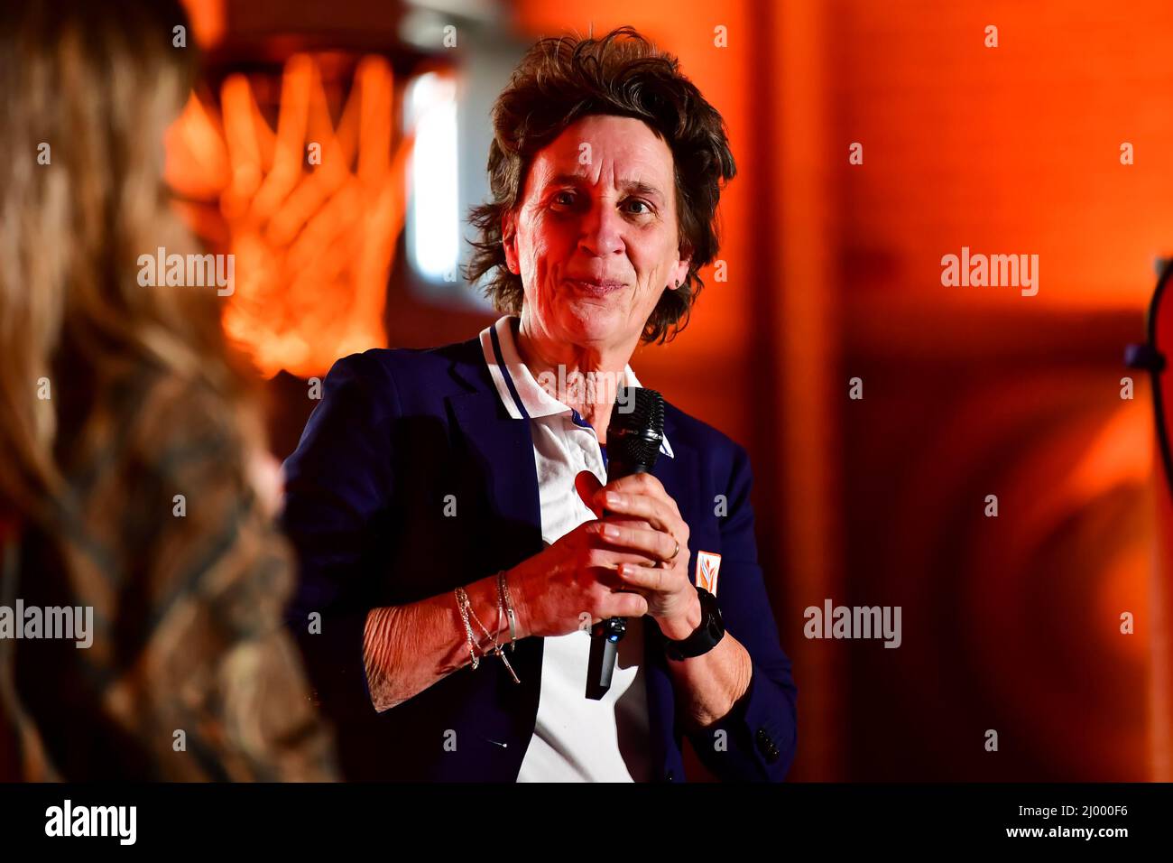 DEN HAAG, NIEDERLANDE - 15. MÄRZ: Vorsitzende der NOC-NSF Anneke van Zanen - Nieberg bei der Präsentation der olympischen und paralympischen Athleten im Schilderswijk am 15. März 2022 in Den Haag, Niederlande (Foto: Kees Kuijt/BSR Ageny) NOCNSF Stockfoto