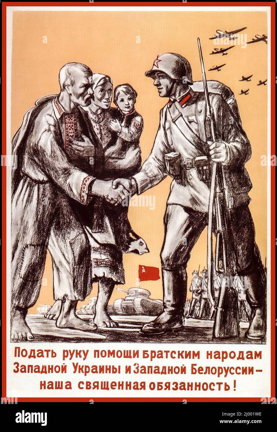 Jahrgang 1939 WW2 Russisches Sowjetisches Plakat "den brüderlichen Nationen der Westukraine und Westlichen Weissrusslands eine willige Hand zu geben - ist unsere heilige Pflicht! Sowjetunion, 1939 Zweiten Weltkrieg Zweiten Weltkrieg Stockfoto