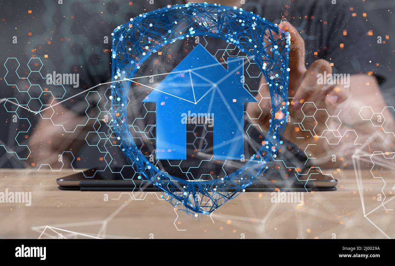 Digitales Rendern eines Schildes mit einem Häusersymbol, das über einem Tablet-Bildschirm schwebt Stockfoto