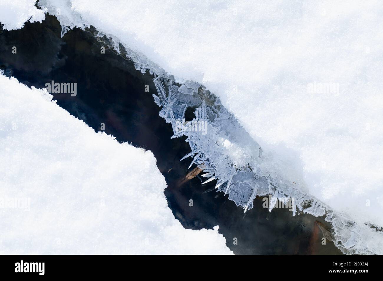 Abstrakte blaue Eisstruktur, Nahaufnahme natürlichen Hintergrund Foto Stockfoto