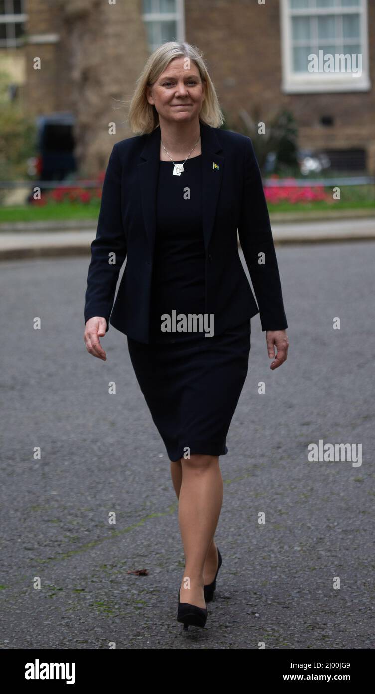 London, England, Großbritannien. 15. März 2022. Die schwedische Premierministerin MAGDALENA ANDERSSON wird nach einem Treffen mit dem britischen Premierminister Boris Johnson vor der Downing Street 10 gesehen. (Bild: © Tayfun Salci/ZUMA Press Wire) Stockfoto