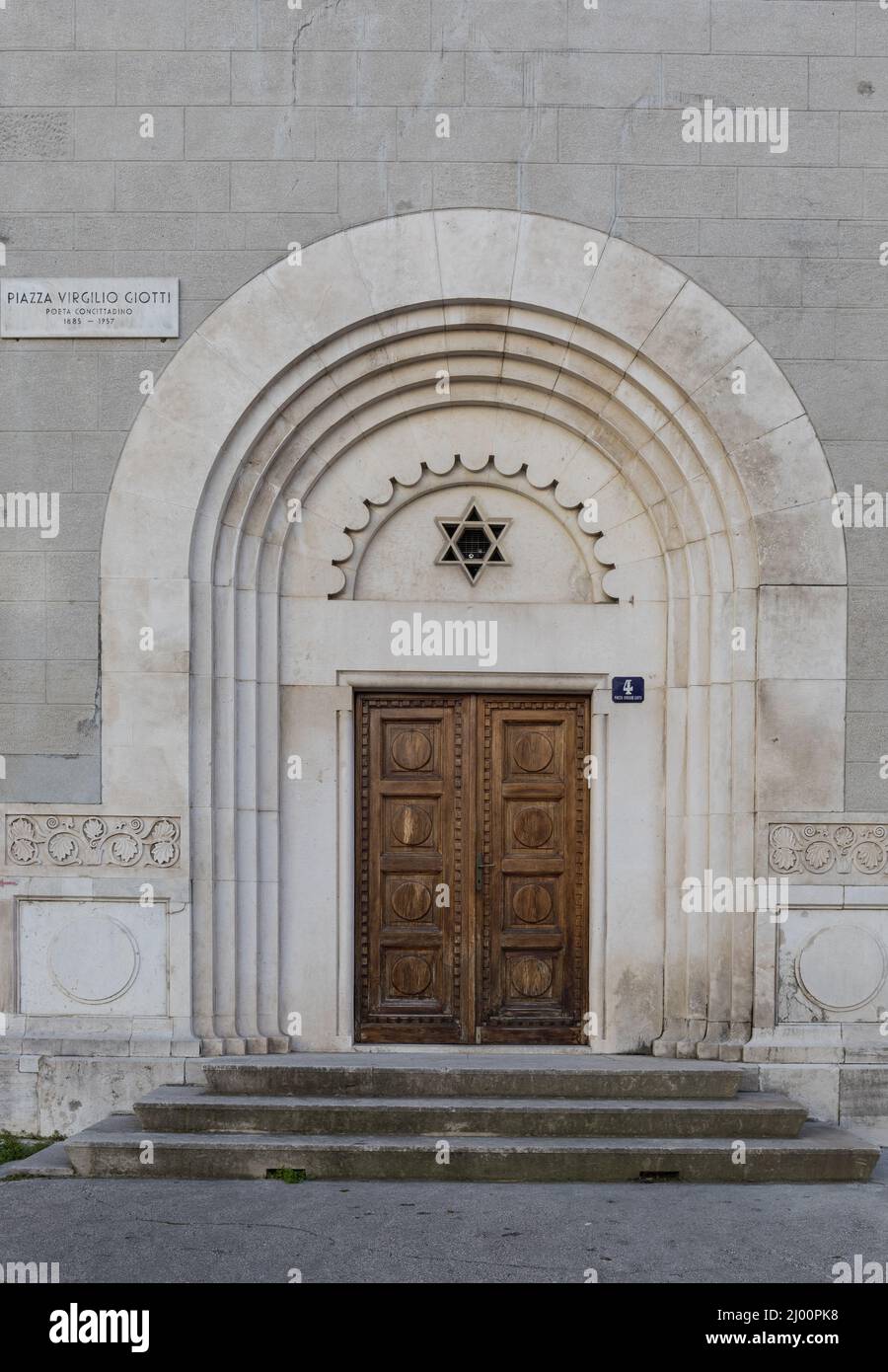 Eingang zur Triester Synagoge, Triest, Friaul Julisch Venetien, Italien Stockfoto