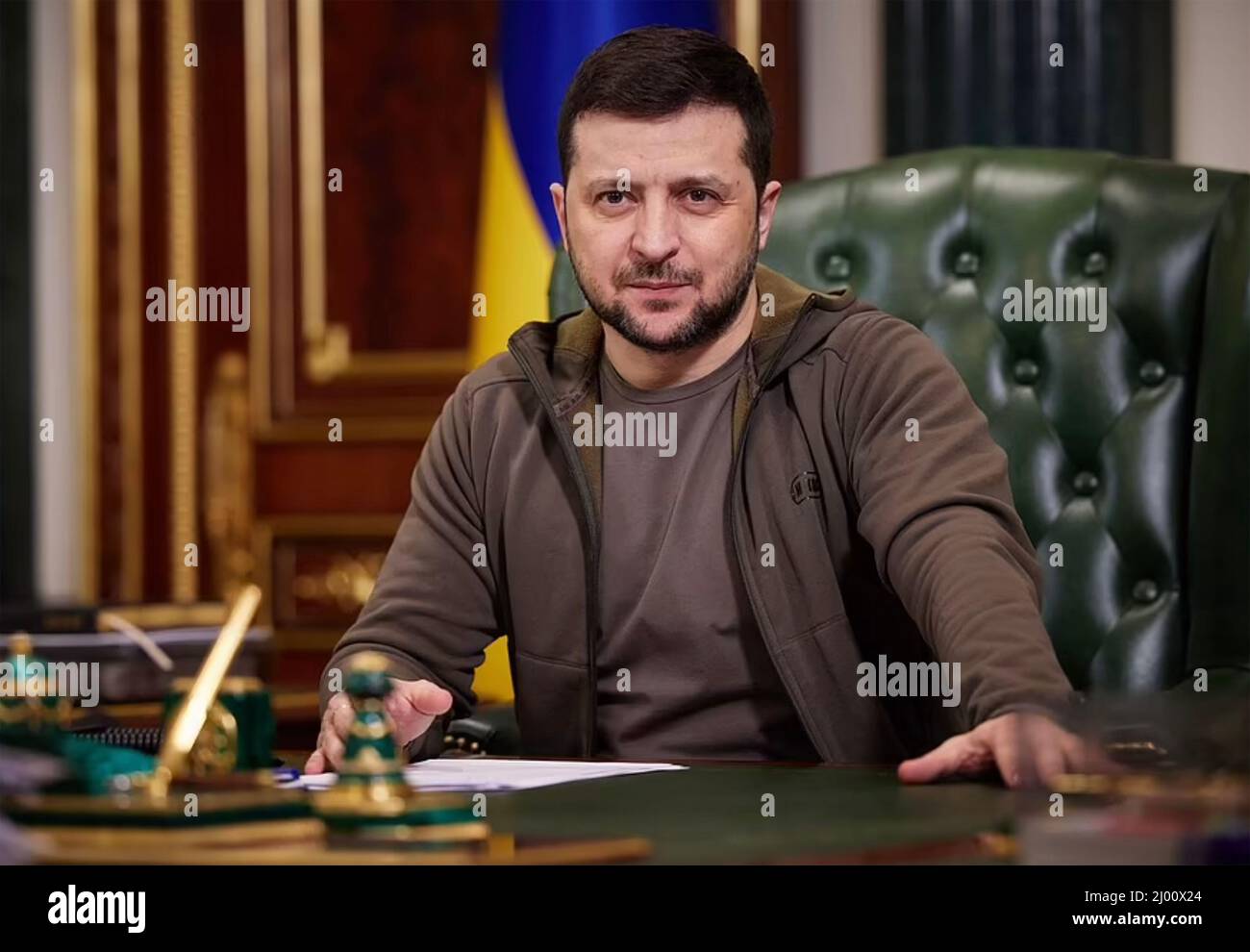 WOLODYMYR ZELENSKYY Präsident der Ukraine spricht am 14. März 2022 im ukrainischen Fernsehen. Stockfoto