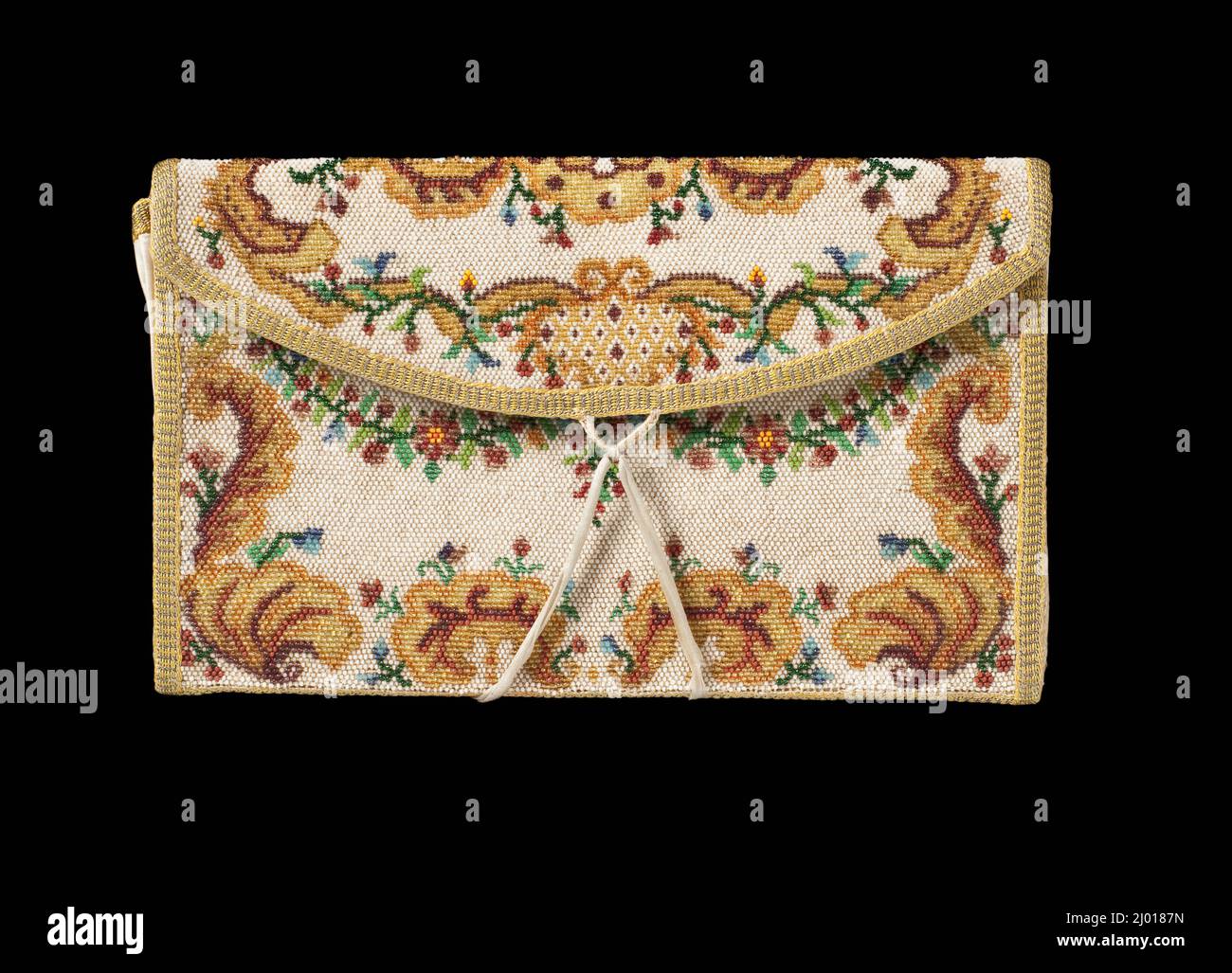 Briefkasten der Frau. Frankreich, um 1760. Kostüme; Accessoires. Glasperlen, Seidenband und Seidenband mit einfarbigem Metallfaden und einfarbigem Seidengewebe Stockfoto