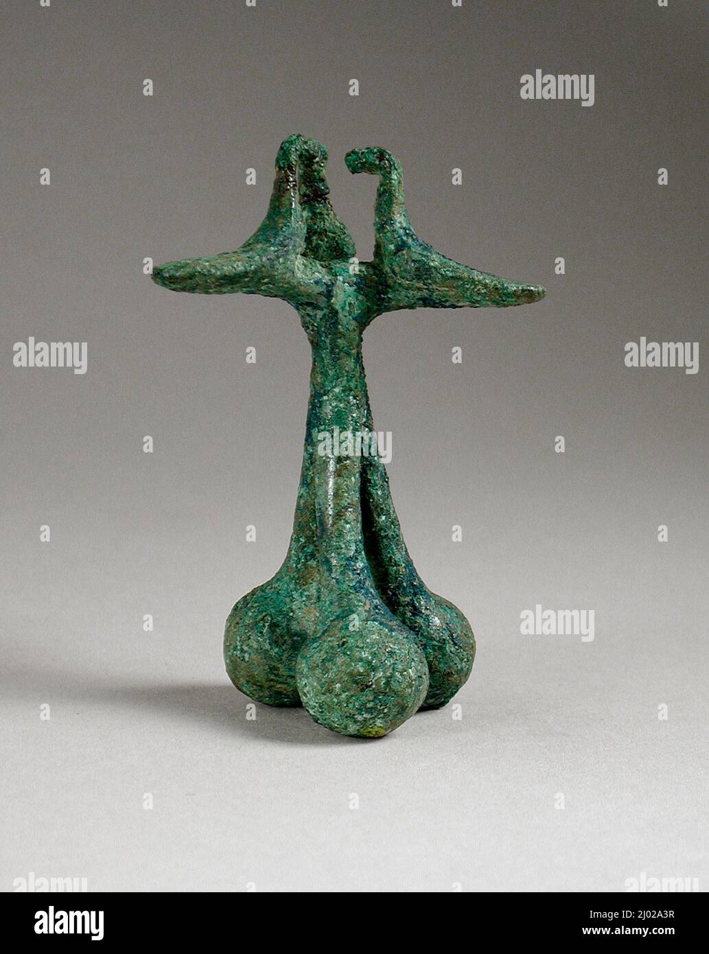 Handstation. Nordwestlicher Iran, Eisenzeit I-II, um 1350-800 v. Chr. Schmuck und Schmuck; Anhänger. Bronze, gegossen Stockfoto