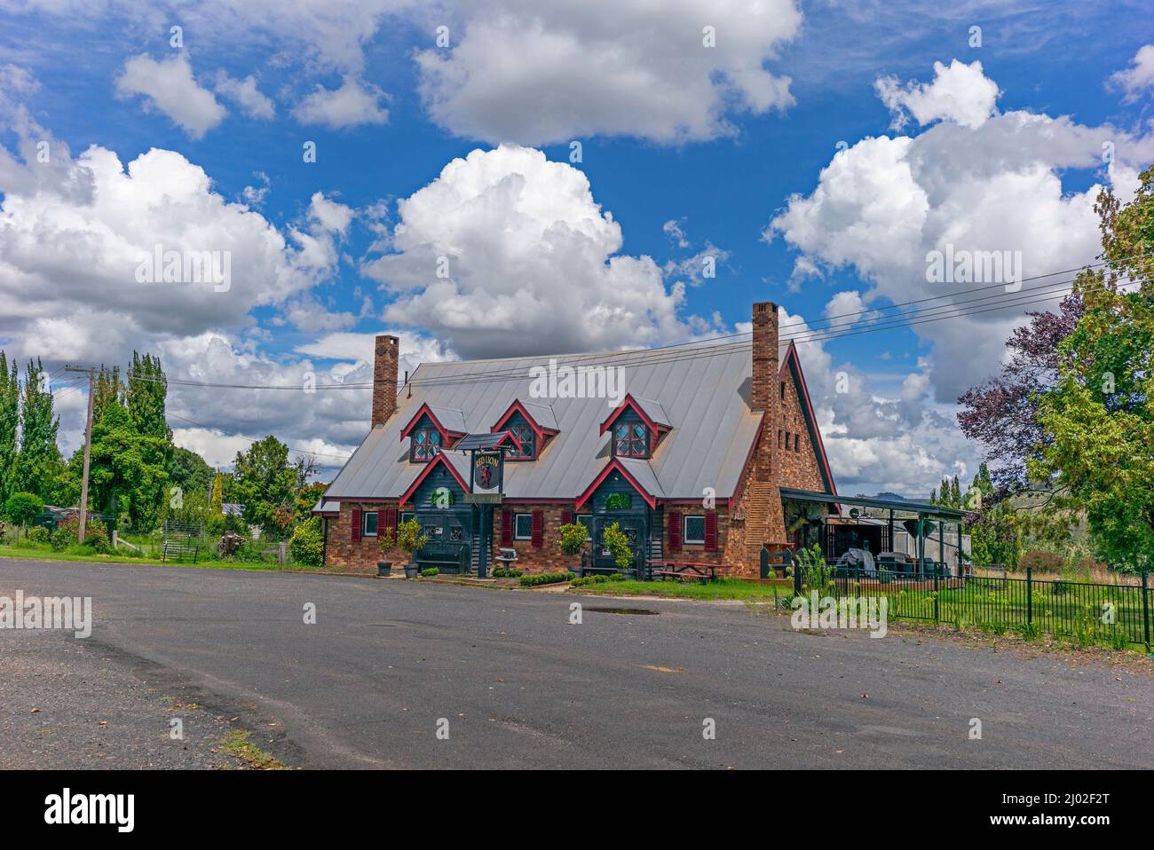 Die Red Lion Tavern, eine Taverne im schottischen Stil am New England Highway in Glencoe, im Norden von New South Wales, Australien, Stockfoto