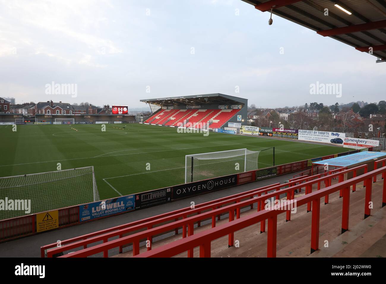 Gesamtansicht des St James Park, Heimstadion von Exeter City, vor dem Spiel gegen Crawley Town.15.. März 2022 Stockfoto