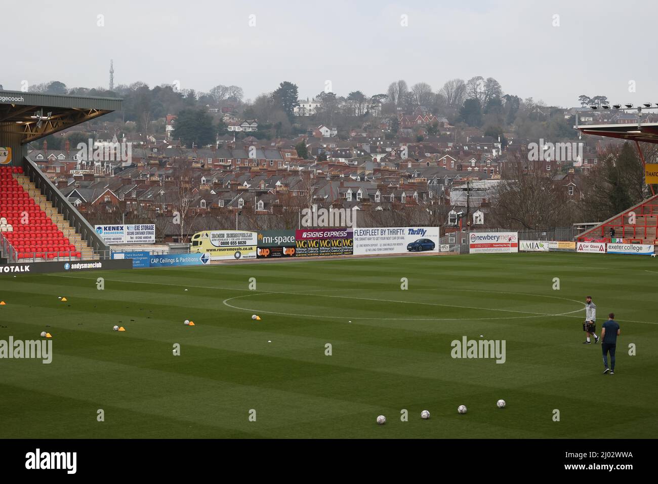 Gesamtansicht des St James Park, Heimstadion von Exeter City, vor dem Spiel gegen Crawley Town.15.. März 2022 Stockfoto