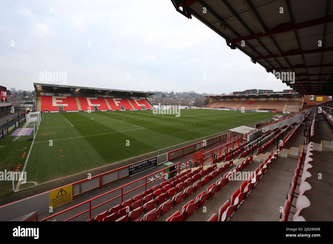 Gesamtansicht des St James Park, Heimstadion von Exeter City, vor dem Spiel gegen Crawley Town.15.. März 2022 Stockfoto