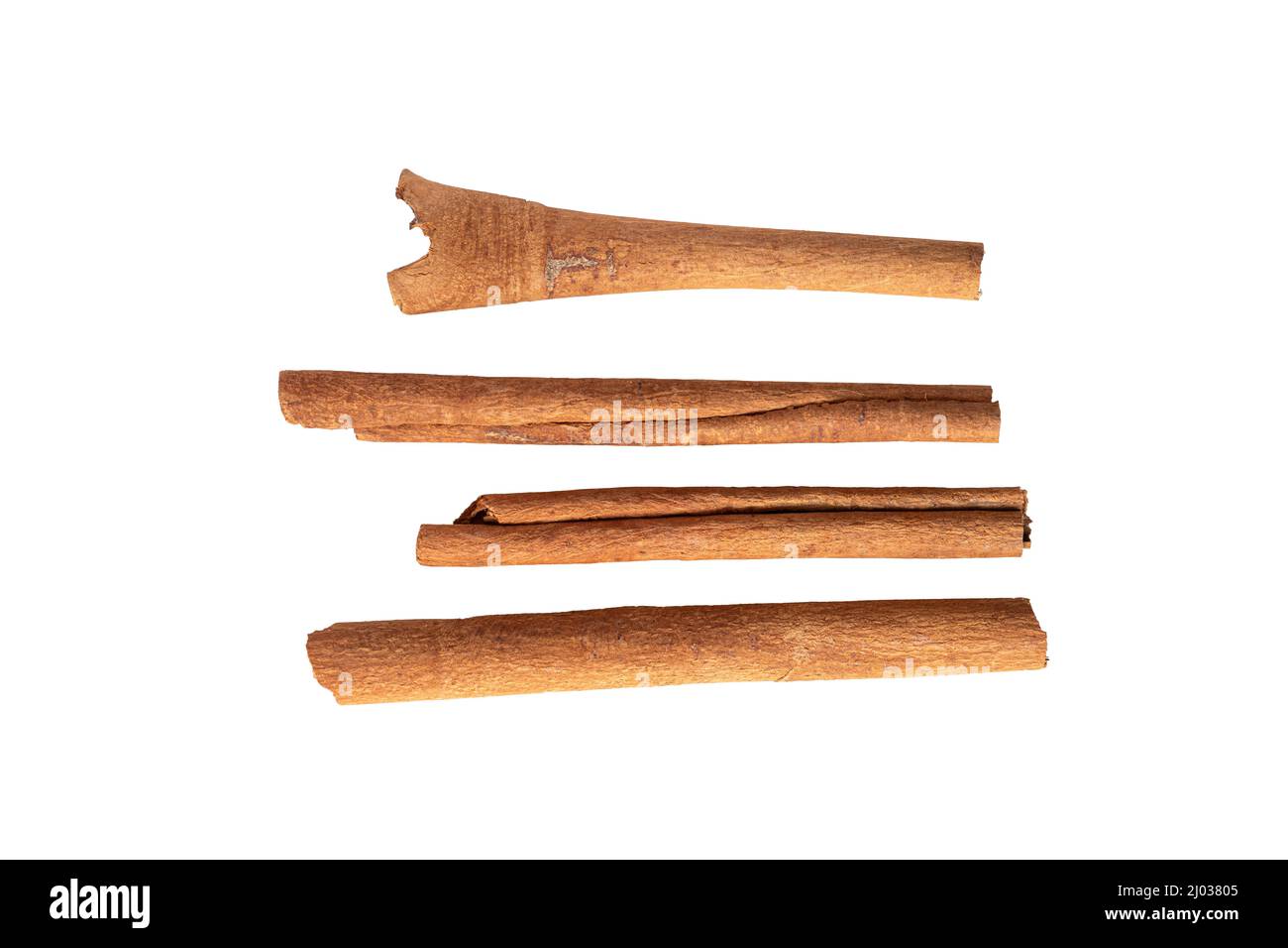 Zimt-Sticks Asiatische Holzrinde Kraut. Canella-Gewürz. Aromatische Würze isoliert auf Weiß. Stockfoto