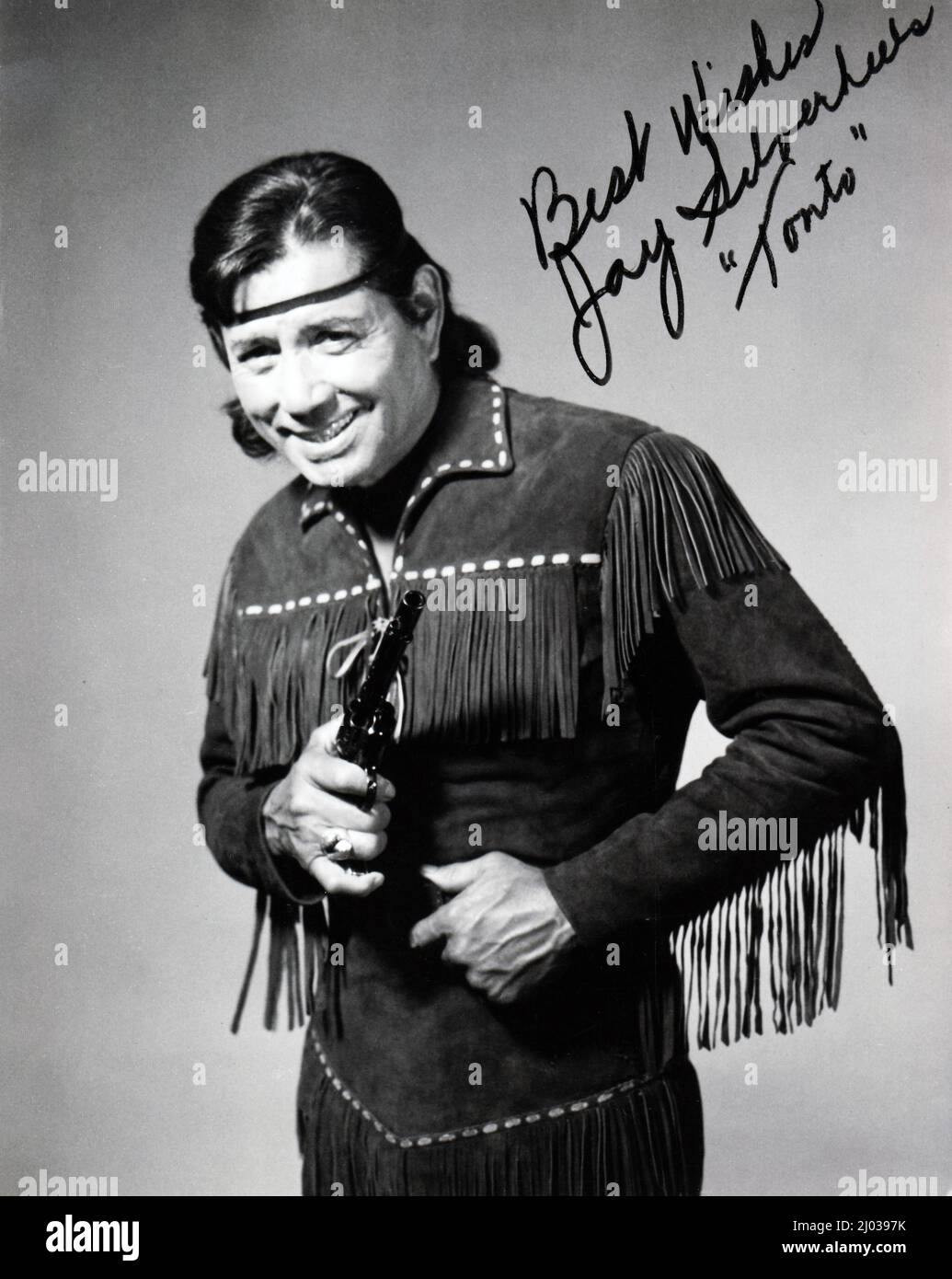 Ein handsigniertes Werbefoto des indischen Schauspielers Jay Silverheels aus Mohawk in der Rolle von Tonto in der Lone Ranger-Show Stockfoto