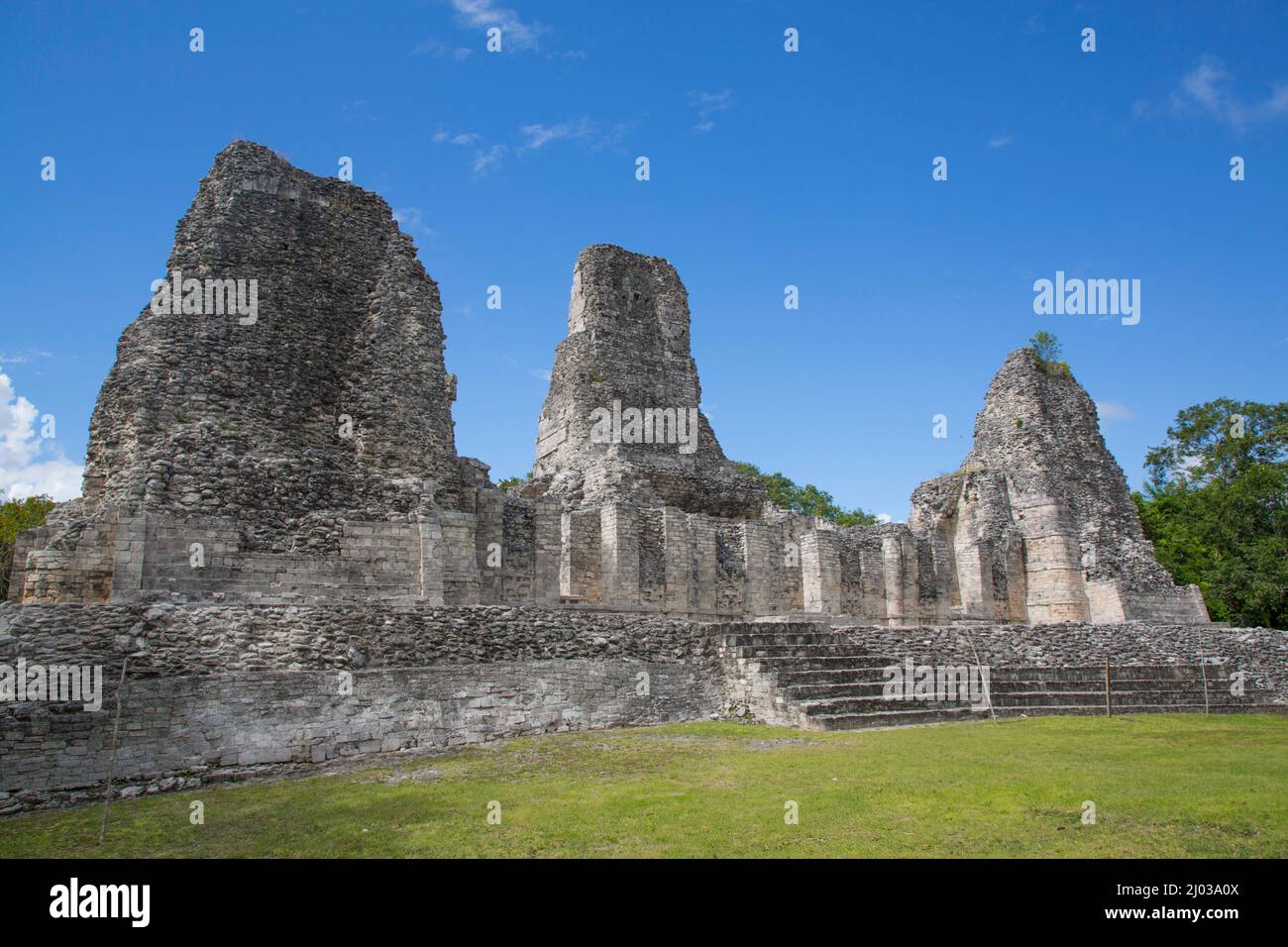 Maya-Ruinen, Struktur 1, archäologische Zone Xpujil, Rio Bec Style, in der Nähe von Xpujil, Campeche, Mexiko, Nordamerika Stockfoto