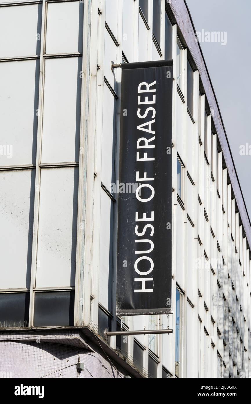 Schild „House of Fraser“ mit dem Schild „High Street Lincoln City 2022“ Stockfoto
