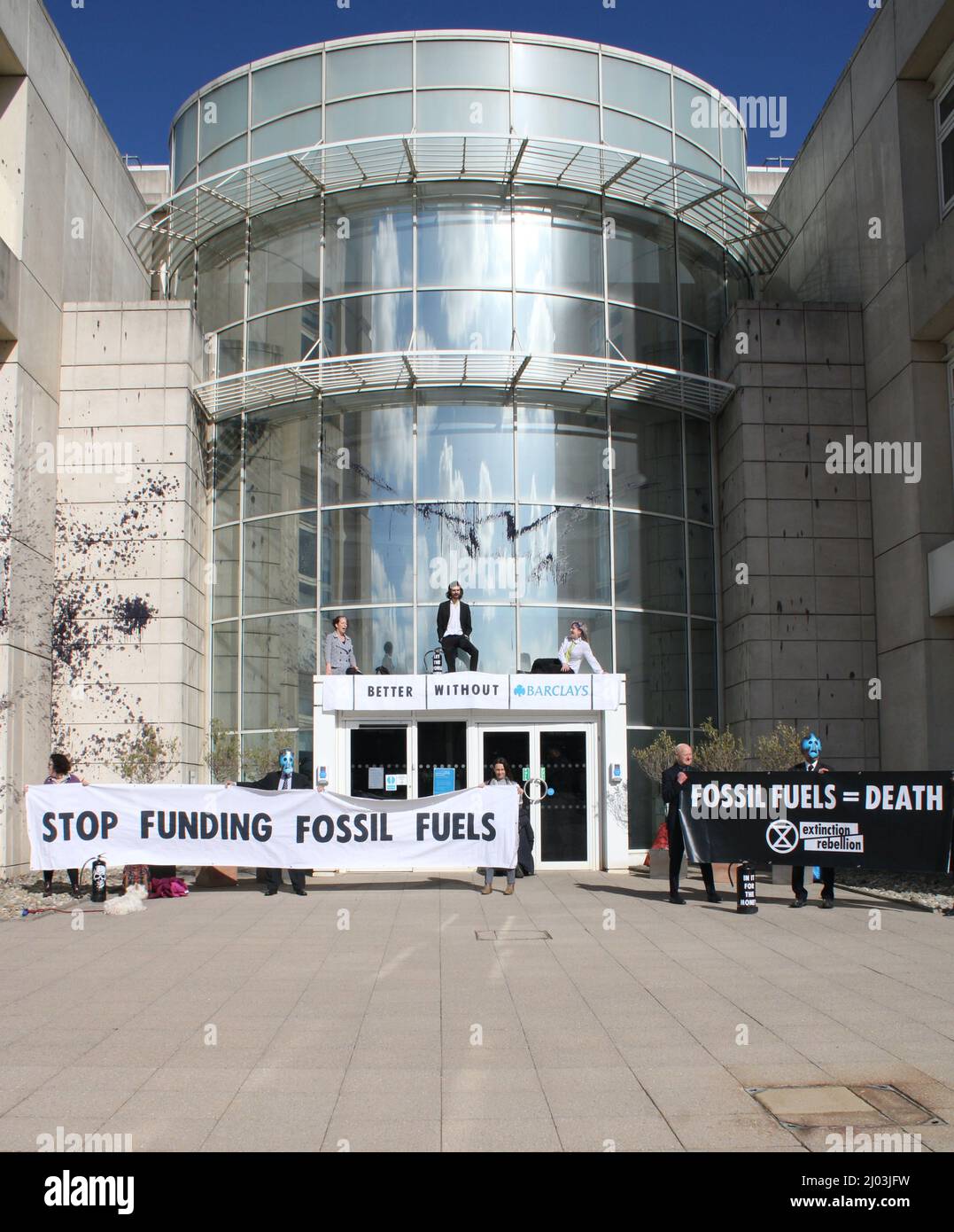 Extinction Rebellion Barclaycard HQ Protest -Stop Finanzierung fossiler Brennstoffe / besser ohne Barclays -14/03/22 Stockfoto