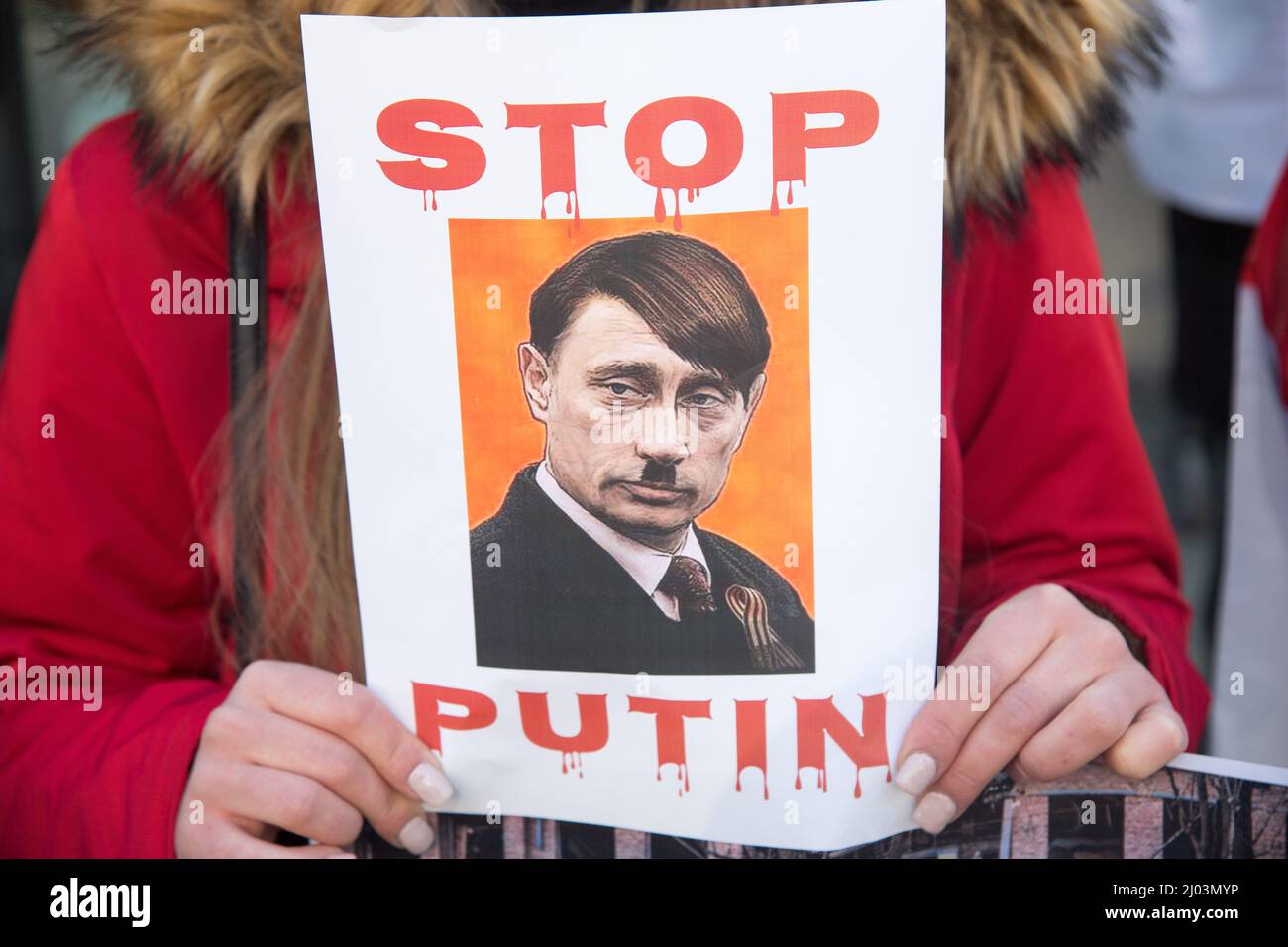 Anti-Kriegs-Protest der Ukrainer gegen russische Invasion in der Ukraine. Danzig, Polen, März 13. 2022 © Wojciech Strozyk / Alamy Stock Photo Stockfoto