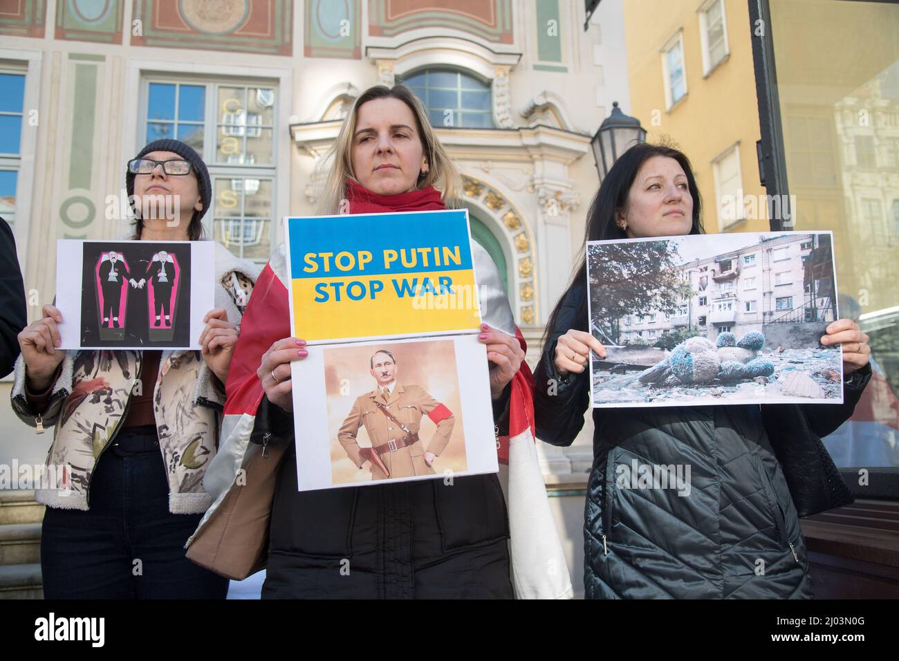 Anti-Kriegs-Protest der Ukrainer gegen russische Invasion in der Ukraine. Danzig, Polen, März 13. 2022 © Wojciech Strozyk / Alamy Stock Photo Stockfoto