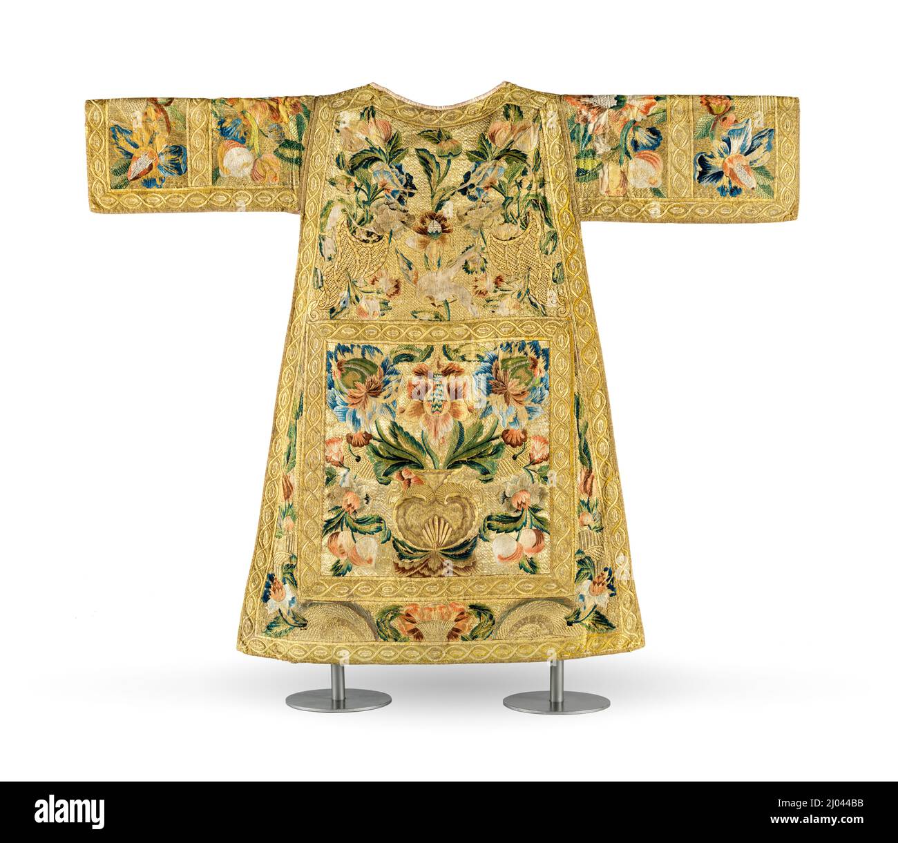 Satz kirchlicher Gewänder (Dalmatic). Mexiko, um 1730. Kostüme; kirchlich. Seidenmatt mit Seide- und Metallgarnstickerei und Metallgeflecht-Besatz Stockfoto