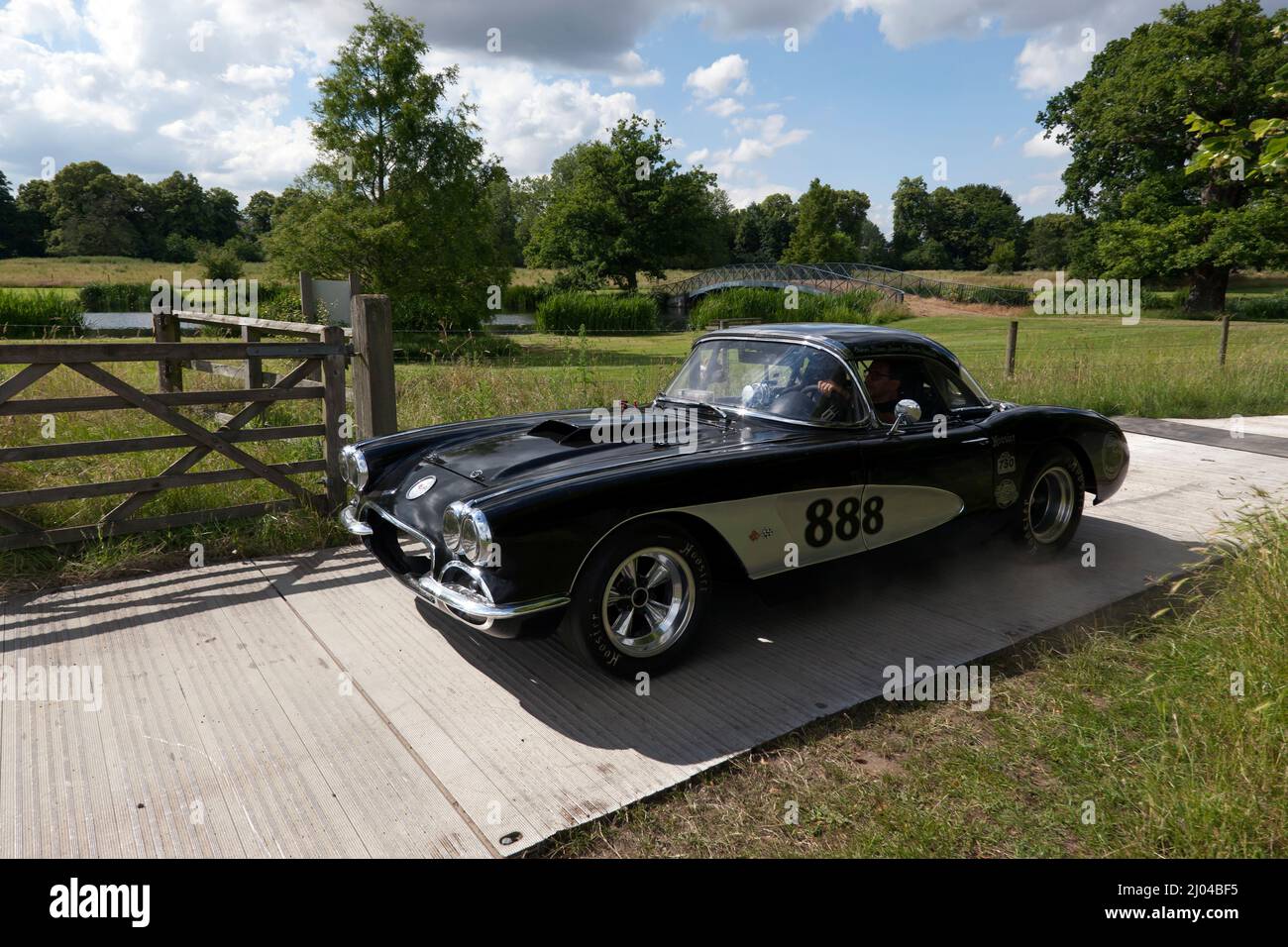 Blick auf eine Chevrolet Corvette C1 aus dem Jahr 1958, die auf der London Classic Car Show 2021 gezeigt wird Stockfoto