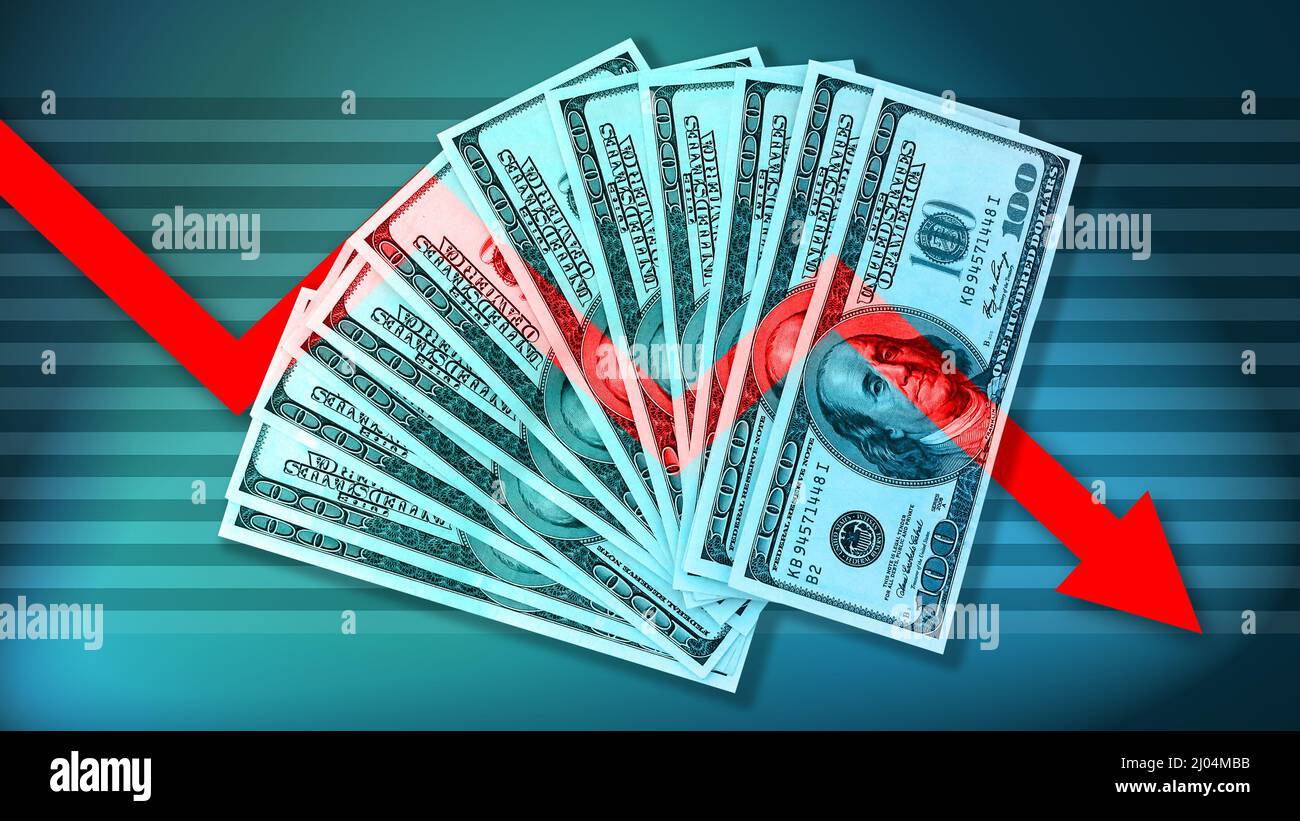 Konjunkturdiagramm: 100-Dollar-Scheine und Abwärtspfeil (Schulden, Rückgang, Verlust, Inflation, Ausfall, Krise, sinkende Verkäufe, Zölle, Kaufkraftverlust) Stockfoto
