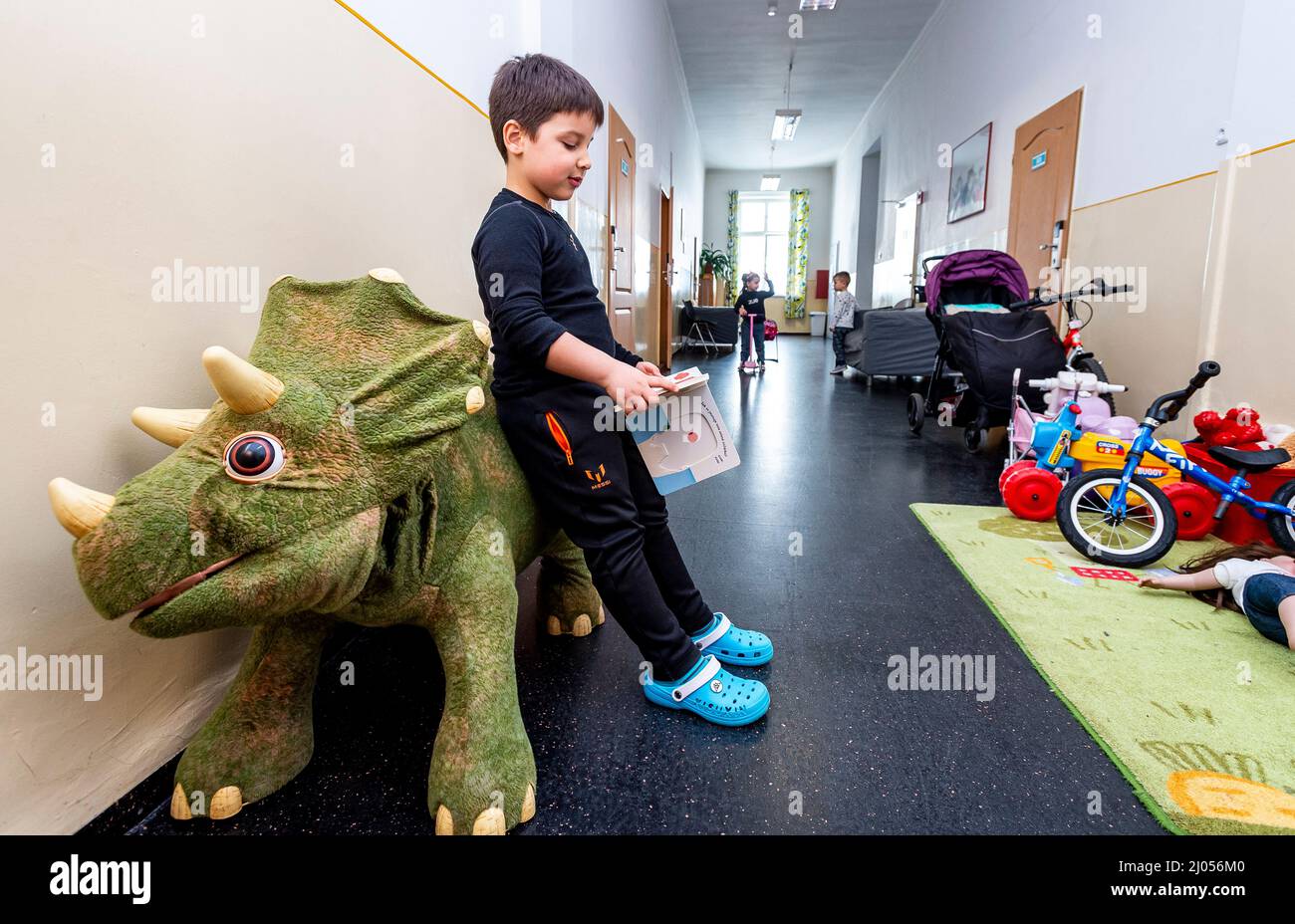 Teplice, Tschechische Republik. 16. März 2022. 75 ukrainische Mütter mit Kindern fanden im Kinderkrankenhaus in Teplice, Tschechische Republik, am 16. März 2022 Unterkunft, einschließlich Nahrung und anderer materieller Hilfe. Quelle: Ondrej Hajek/CTK Photo/Alamy Live News Stockfoto