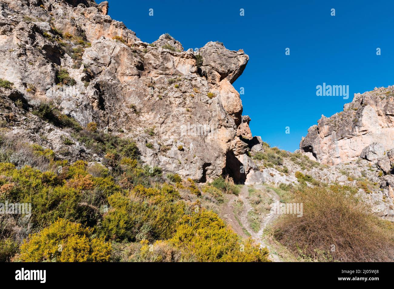 Berghang auf der Route des Flusses Monachil, in Los Cahorros, Granada, Spanien. Stockfoto