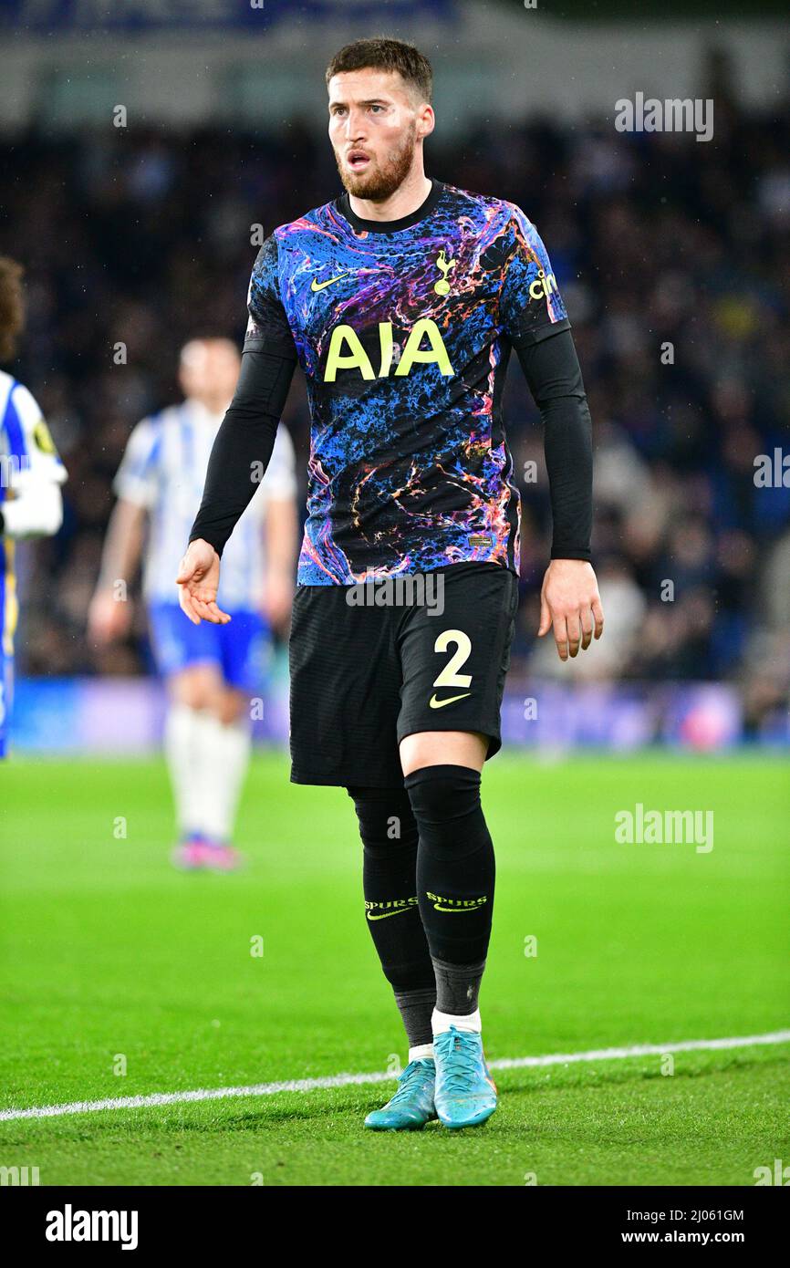 Brighton, Großbritannien. 16. März 2022. Matt Doherty von Tottenham Hotspur während des Premier League-Spiels zwischen Brighton & Hove Albion und Tottenham Hotspur am 16. 2022. März beim Amex in Brighton, England. (Foto von Jeff Mood/phcimages.com) Quelle: PHC Images/Alamy Live News Stockfoto