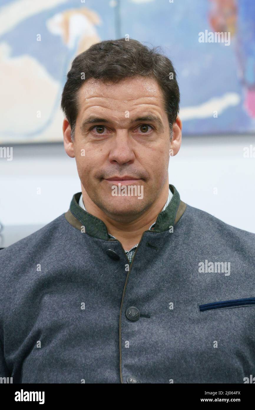 Madrid, Spanien. 16. März 2022. Luis Alfonso de Borbon bei der Präsentation des Buches "Play Spain" (Juega España) auf der TROA Librerías in Madrid. (Foto: Atilano Garcia/SOPA Images/Sipa USA) Quelle: SIPA USA/Alamy Live News Stockfoto