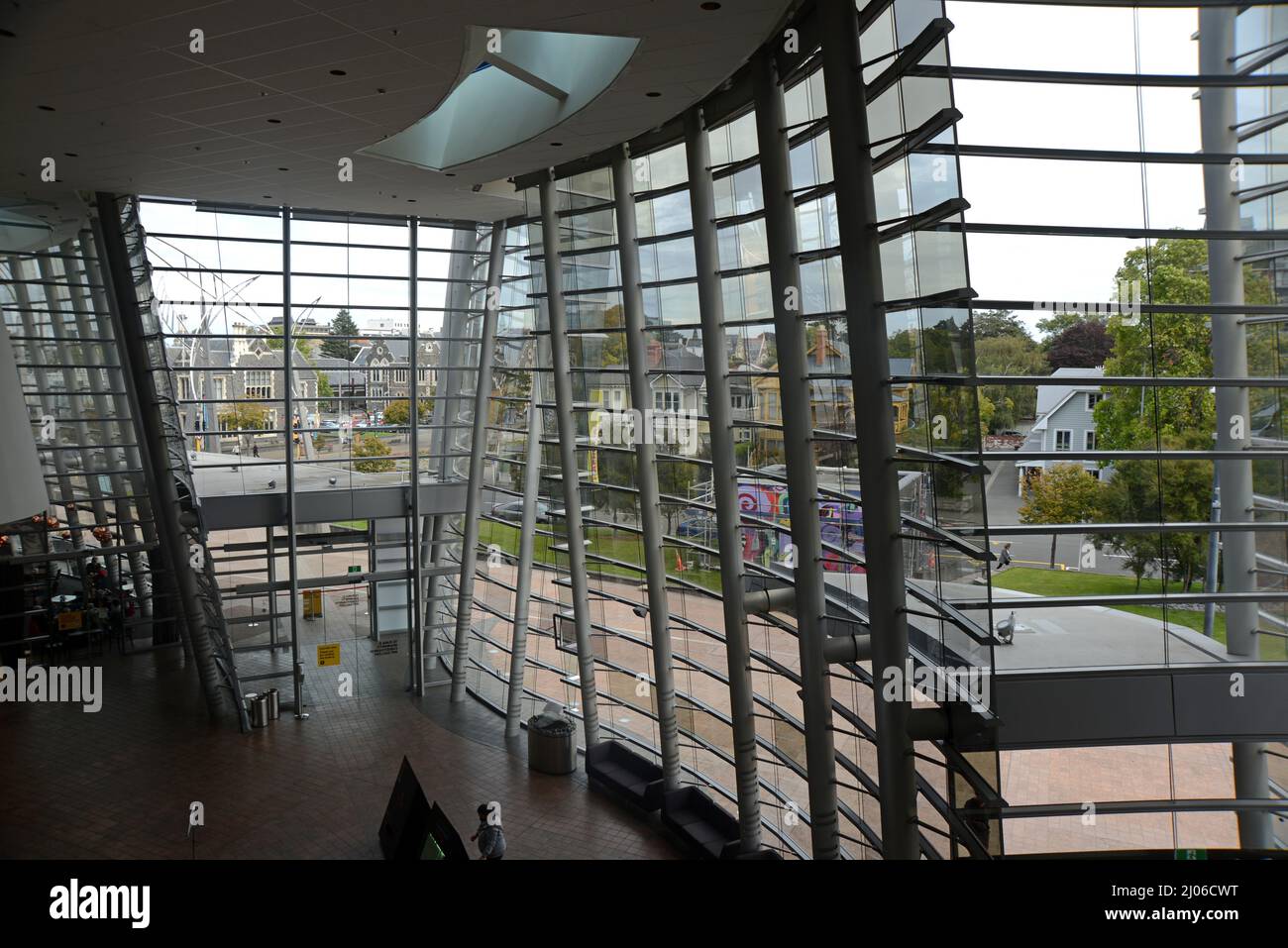 CHRISTCHURCH, NEUSEELAND, 24. FEBRUAR 2022: Innenansicht der Christchurch Art Gallery, Te Pua o Waiwhetū, 11 Jahre nachdem die Stadt durch ein Erdbeben zerstört wurde. Stockfoto