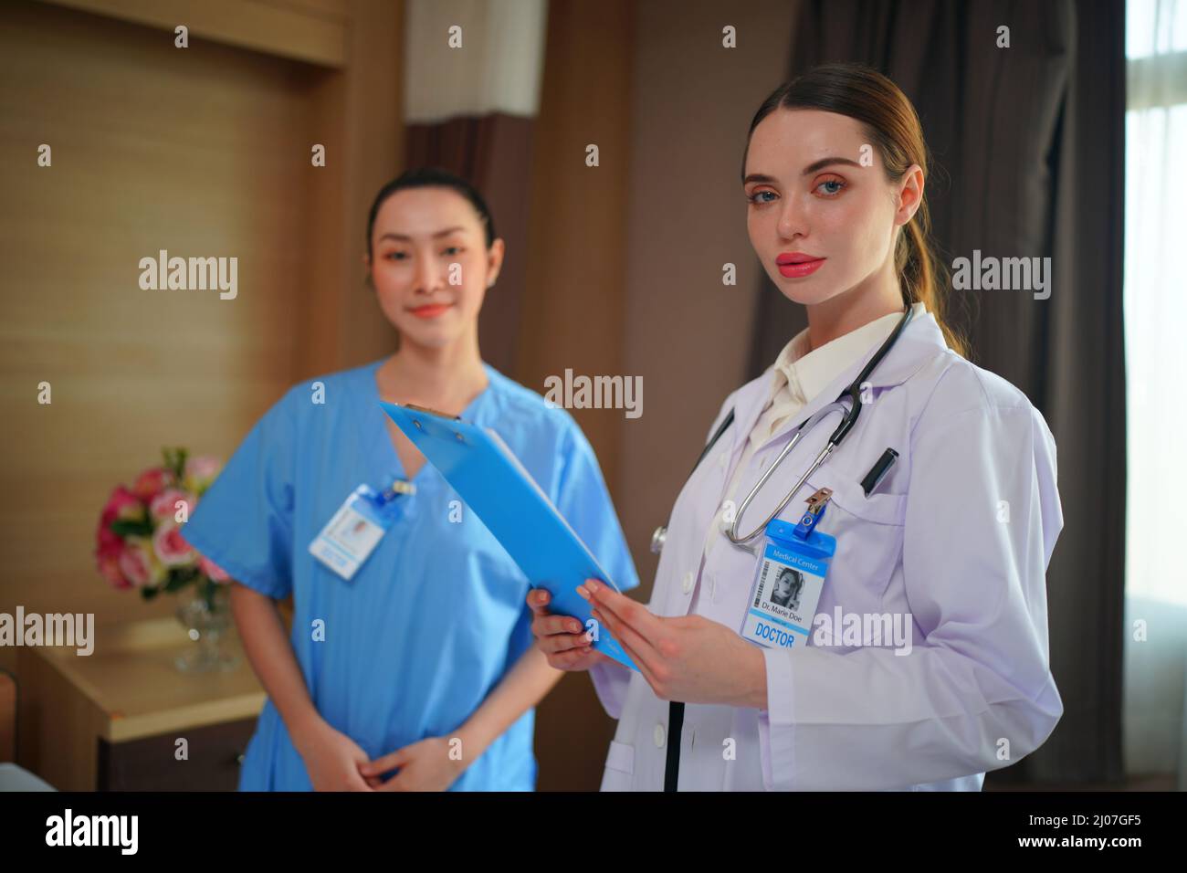 Krankenschwester- und Ärztenteam bereit für den Arbeitstag Stockfoto