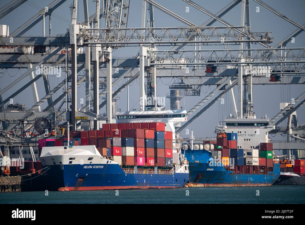 Der Hafen von Rotterdam, Maasvlakte, Hutchinson ECT Delta Terminal, Container Terminal, in Amazonehaven Rotterdam Niederlande, Stockfoto