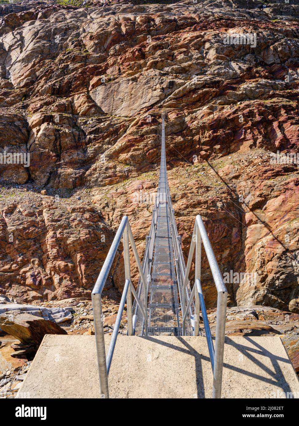 Brücke Piccard Brücke in der Nähe des Gurgler Ferner Gletschers. Die Brücke war wegen des zurückziehenden Gurgler Fanner notwendig, da der alte Weg die Oberfläche nutzte Stockfoto