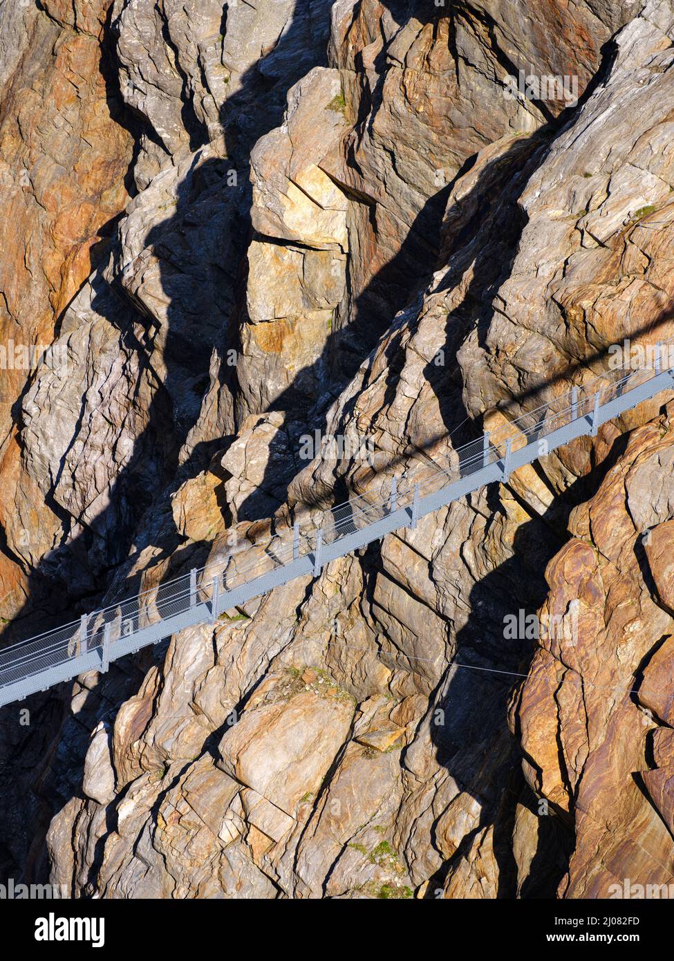 Brücke Piccard Brücke in der Nähe des Gurgler Ferner Gletschers. Die Brücke war wegen des zurückziehenden Gurgler Fanner notwendig, da der alte Weg die Oberfläche nutzte Stockfoto