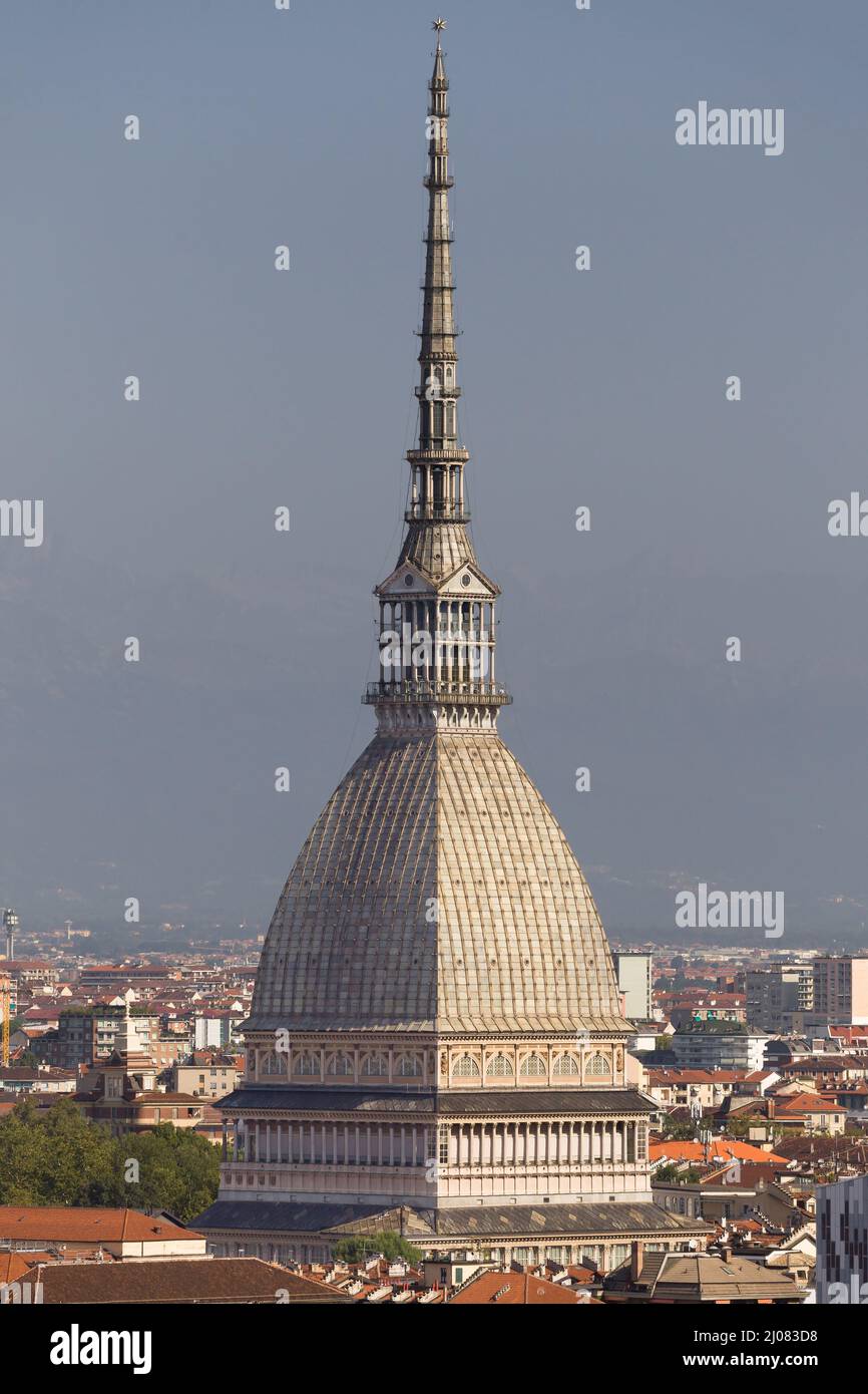 Mole Antoneliana aus Monte dei Cappuccini, Turin, Italien. Stockfoto