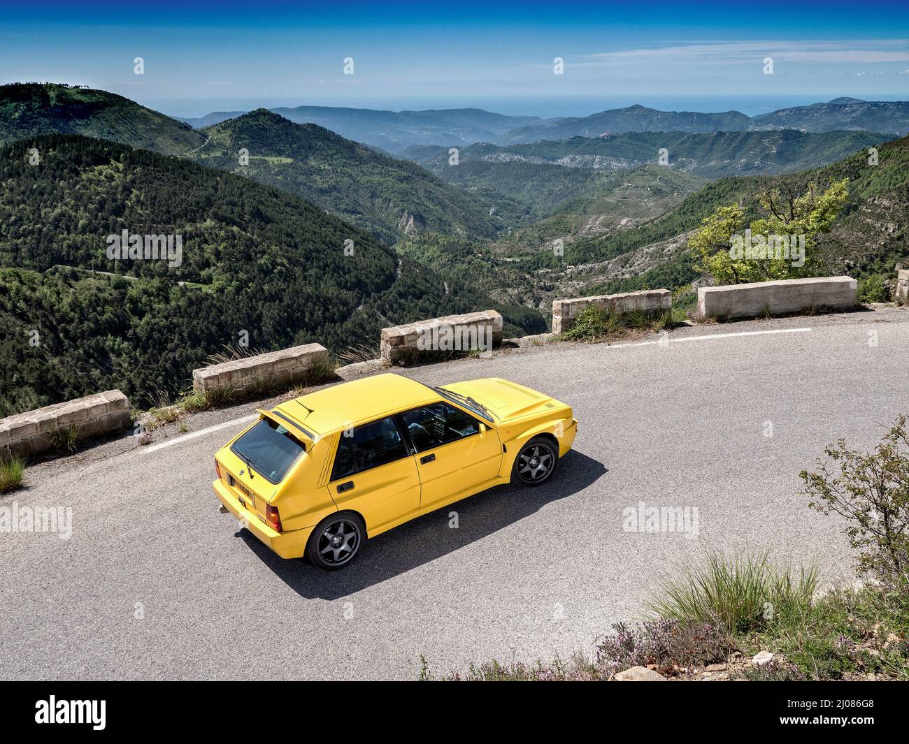 1995 Lancia Delta Integrale Evo II auf historischen Rallye-Etappen von Monte Carlo und auf der Route des Grandes Alpes France. Stockfoto