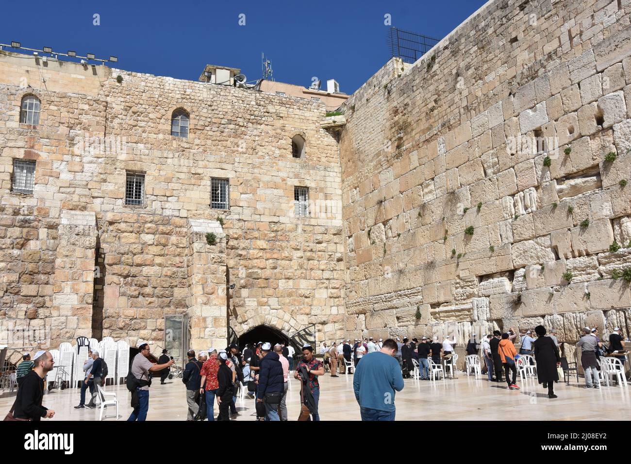 Gruppe von Touristen an der Klagemauer (westliche), die im Islam als Buraq-Mauer in Jerusalem, Israel, bekannt ist Stockfoto