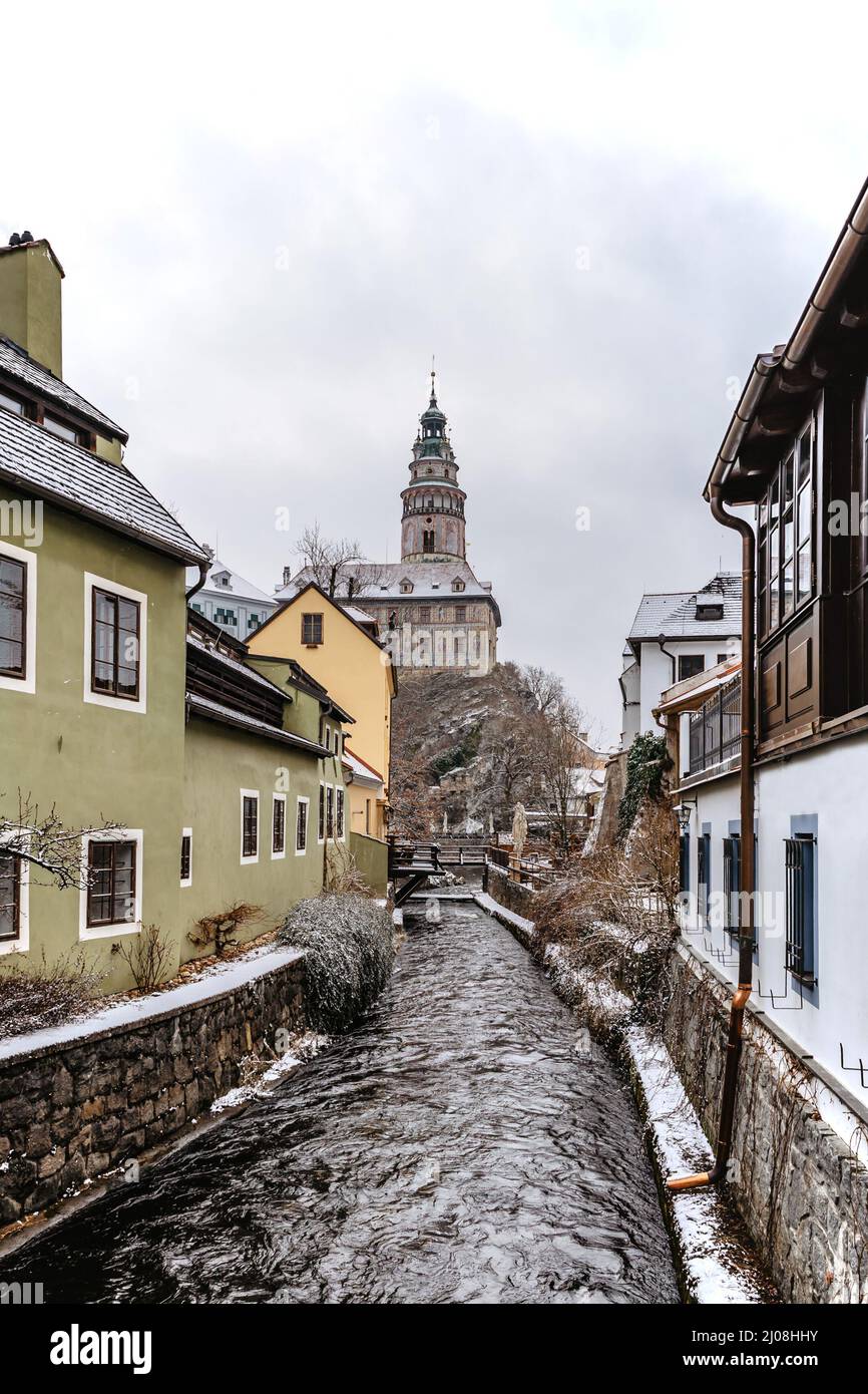 Cesky Krumlov, Tschechische Republik.berühmte tschechische mittelalterliche Stadt mit Renaissance- und Barockschloss auf einem steilen Felsen über der Moldau.UNESCO-Weltkulturerbe. Stockfoto
