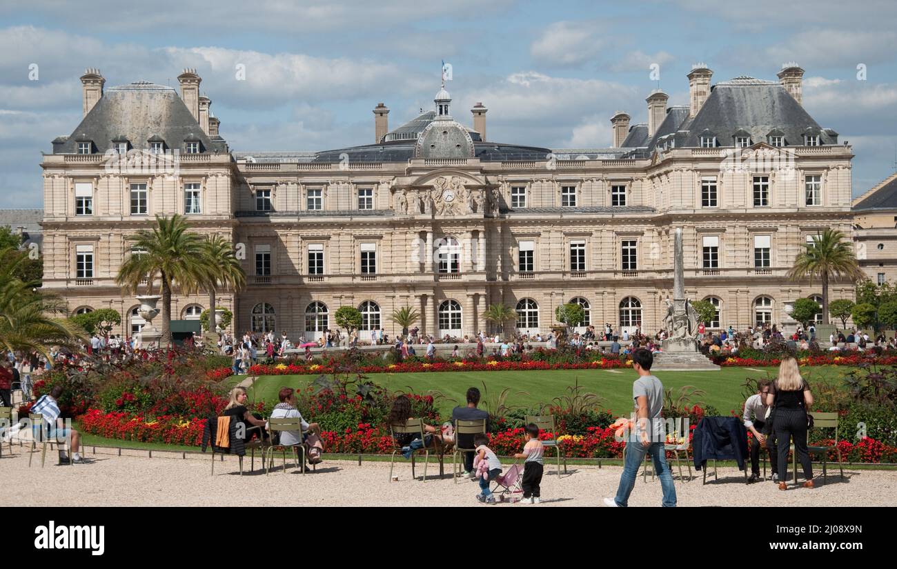 Palais de Luxembourg, Jardin du Luxembourg, Paris, Frankreich. Der Senat trifft sich hier, um Gesetze zu akzeptieren. Stockfoto