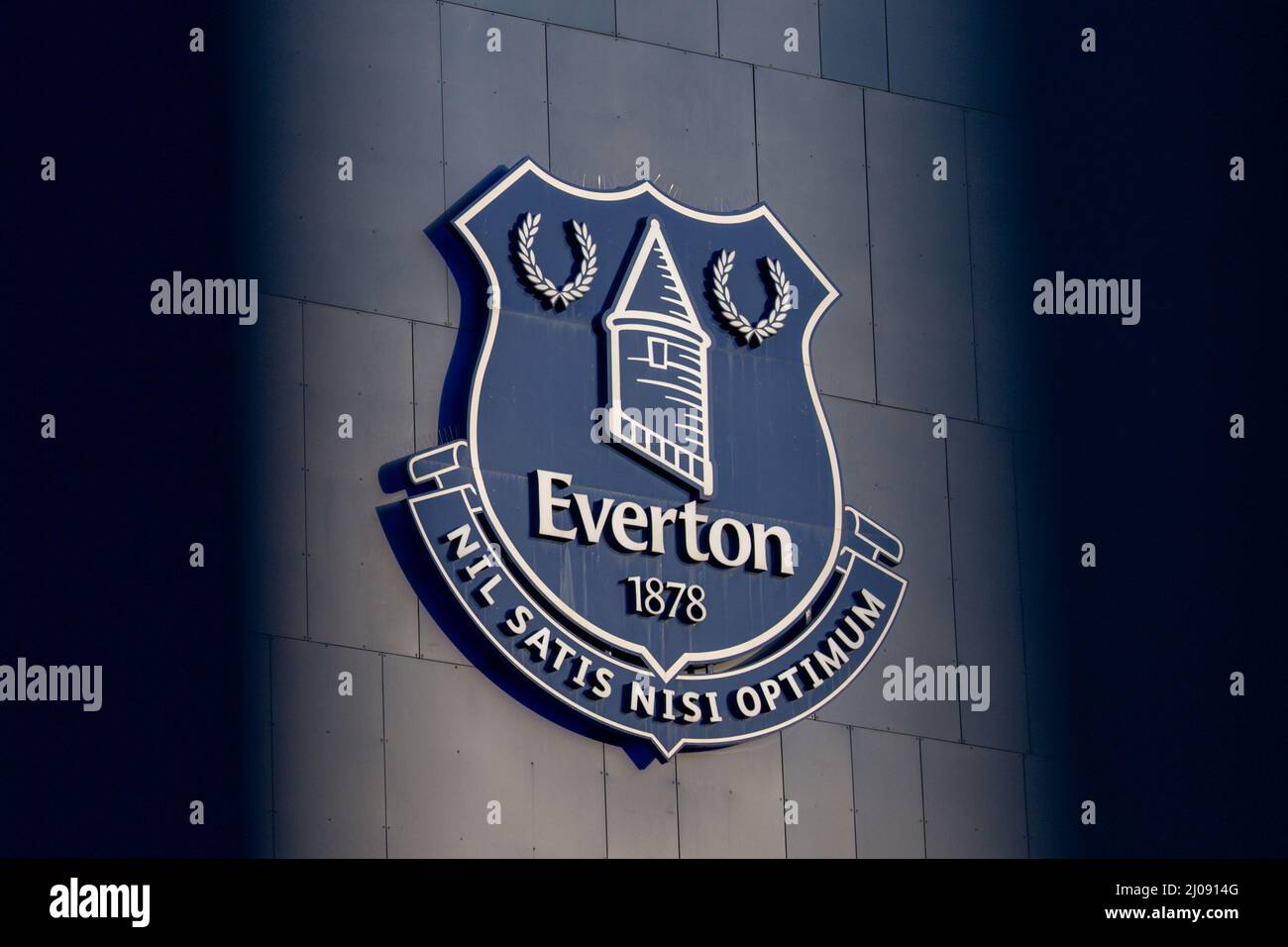 Evertons Wappen im Goodison Park. Stockfoto