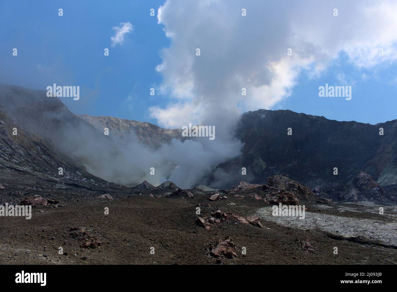 Im Krater der vulkanischen White Island/Whakaari-Neuseeland Stockfoto