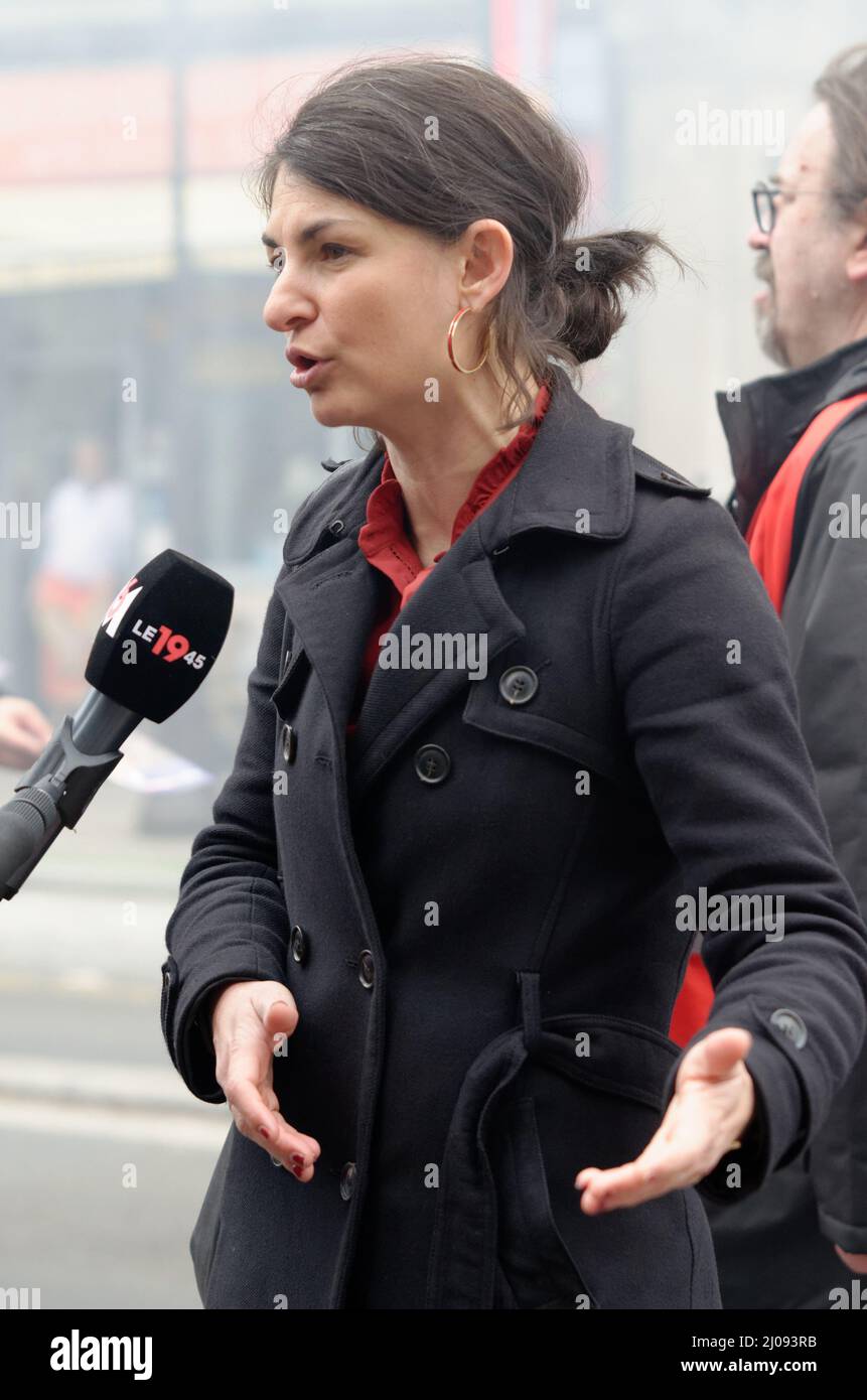 Mobilisierung zwischen den Berufstäten in Paris auf den Aufruf der CGT und der UNSA zu Lohnerhöhungen. Etwa 5000 Menschen marschierten vom Place de la République aus Stockfoto