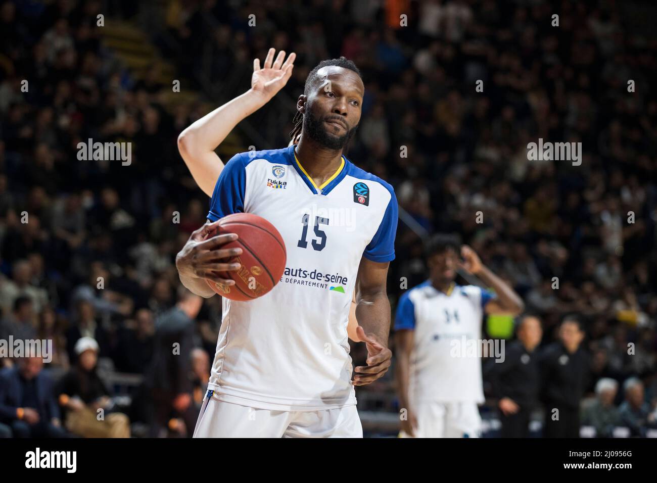 Belgrad, Serbien, 16.. März 2022. Steeve Ho-You-Fat von Boulogne Metropolitans 92 erwärmt sich während des EuroCup-Basketballmatches zwischen Partizan Nis Belgrade und Boulogne Metropolitans 92 in Belgrad, Serbien. 16. März 2022. Kredit: Nikola Krstic/Alamy Stockfoto