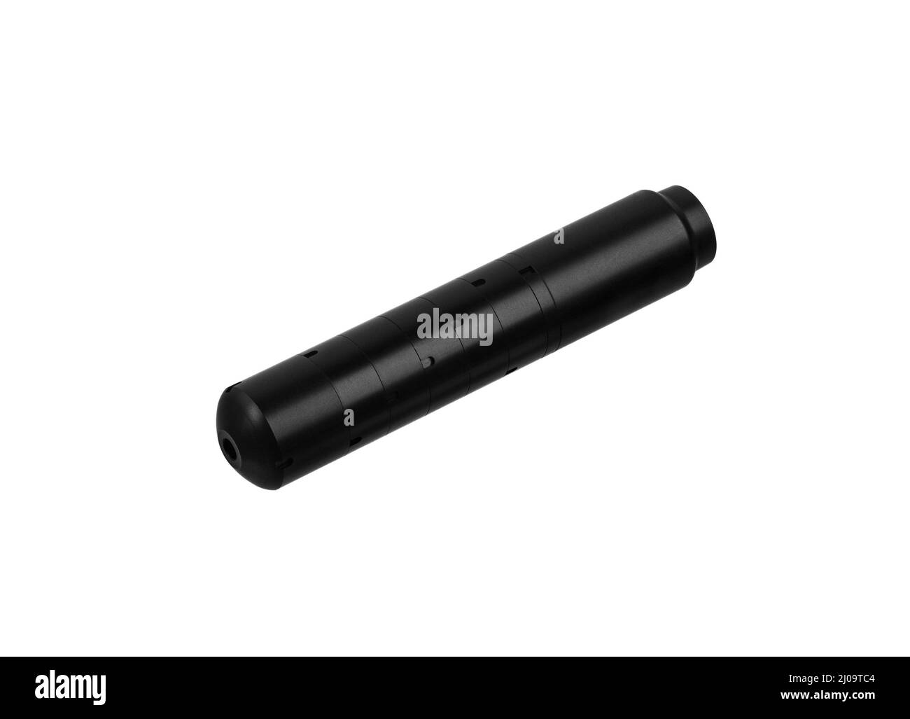 Schwarzer Schalldämpfer für Waffen. Suppressor, der am Ende eines Sturmgewehrs steht. Isolieren auf weißem Hintergrund. Stockfoto