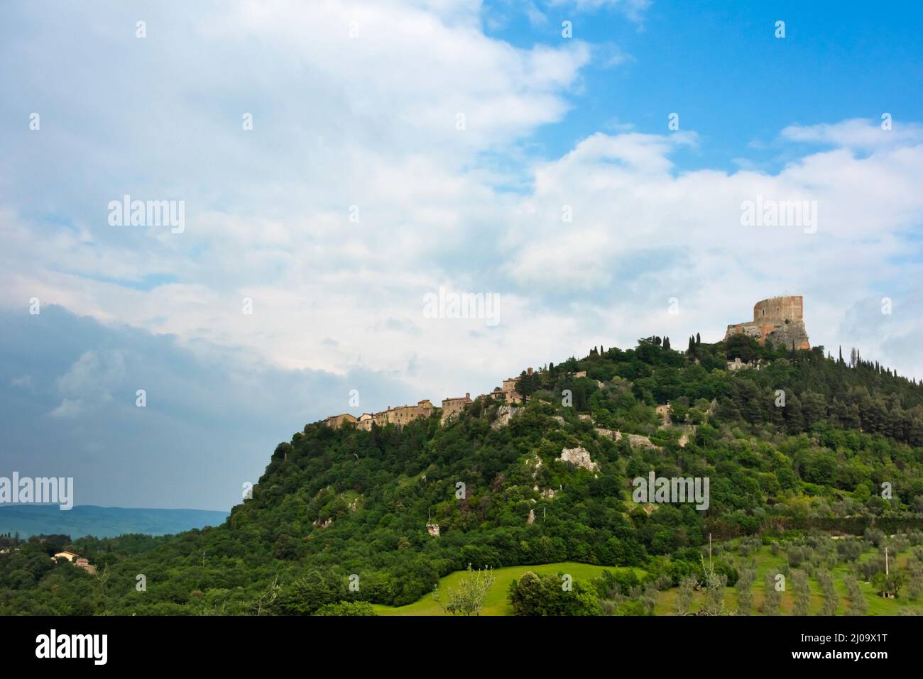 Castiglione d'Orcia (auch bekannt als Rocca di Tentennano) auf dem Hügel, Provinz Siena, Toskana, Italien Stockfoto