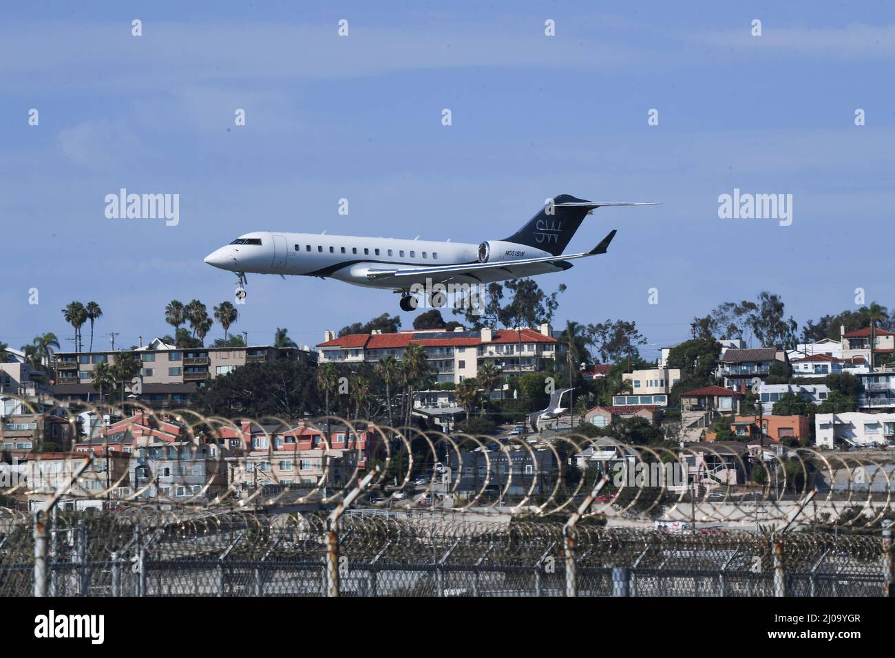 Global Express Bombardier landet auf dem San Diego International Airport Stockfoto