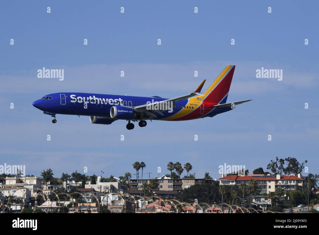 Southwest Airlines 737 MAX 8 landet auf dem internationalen Flughafen von San Diego Stockfoto