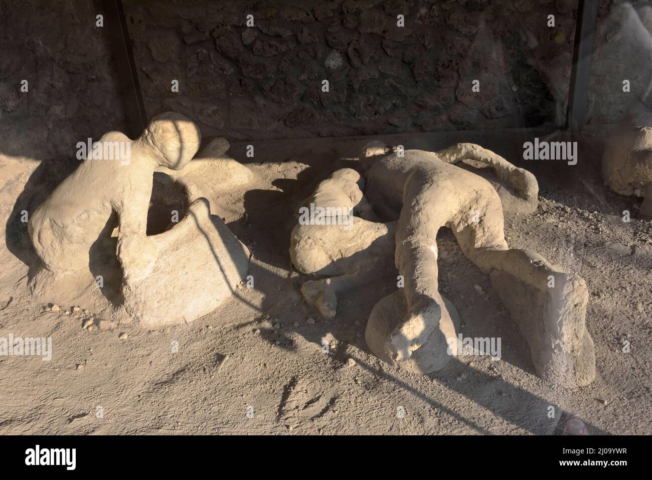 Gipsabgüsse des Leibes des Opfers auf den Ruinen von Pompeji, UNESCO-Weltkulturerbe, Provinz Neapel, Region Kampanien, Italien Stockfoto