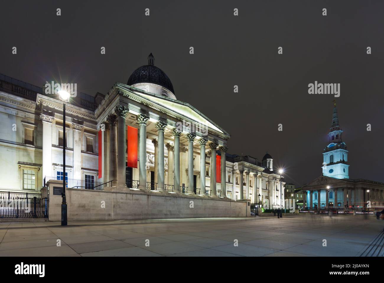 Die National Gallery und die St. Martin's-in-the-Fie lds Church, London Stockfoto
