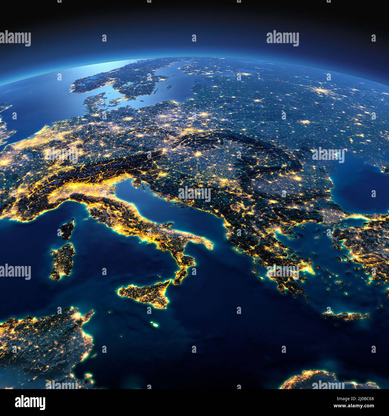 Detaillierte Erde. Italien, Griechenland und das Mittelmeer bei Mondschein Stockfoto