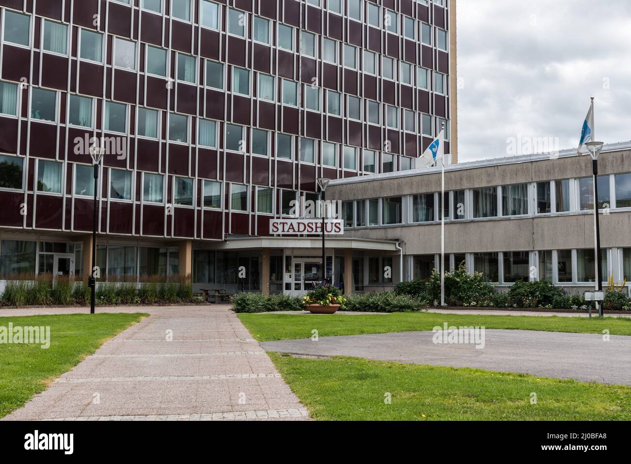 Bollnas City, Gavleborg County - Schweden - 08 04 2019 Moderne Fassade des Rathauses Stockfoto